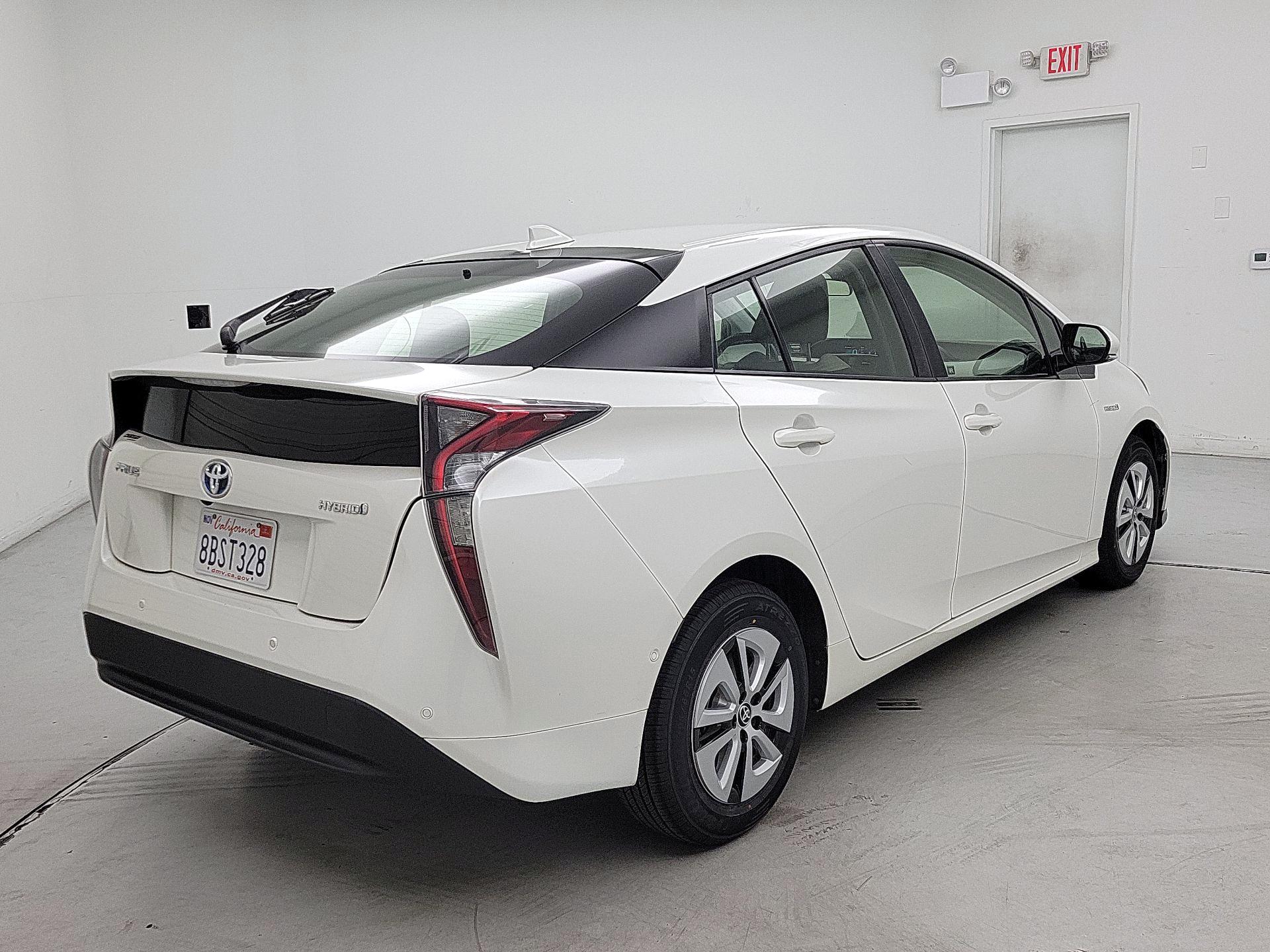 Thumbnail: 2017 Toyota Prius - 5