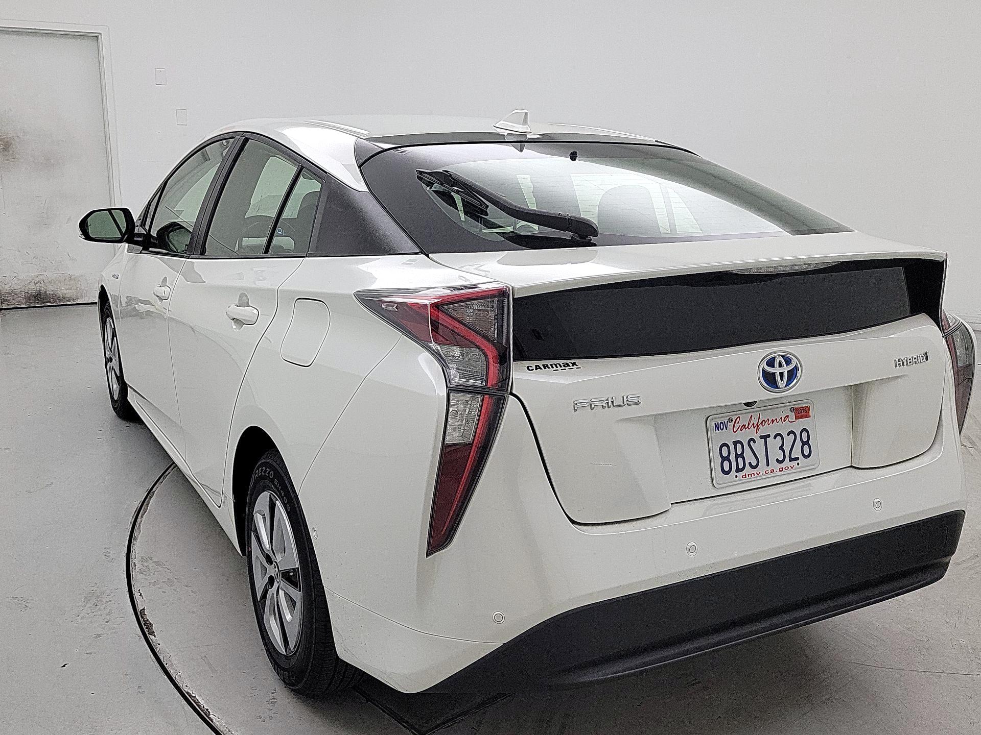 Thumbnail: 2017 Toyota Prius - 7