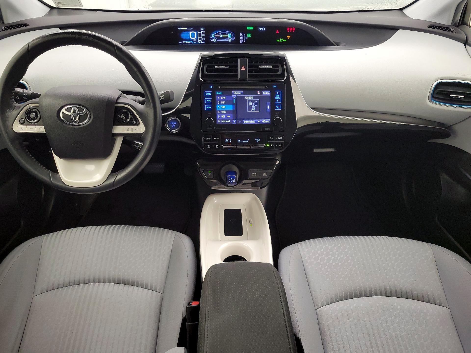 Thumbnail: 2017 Toyota Prius - 8