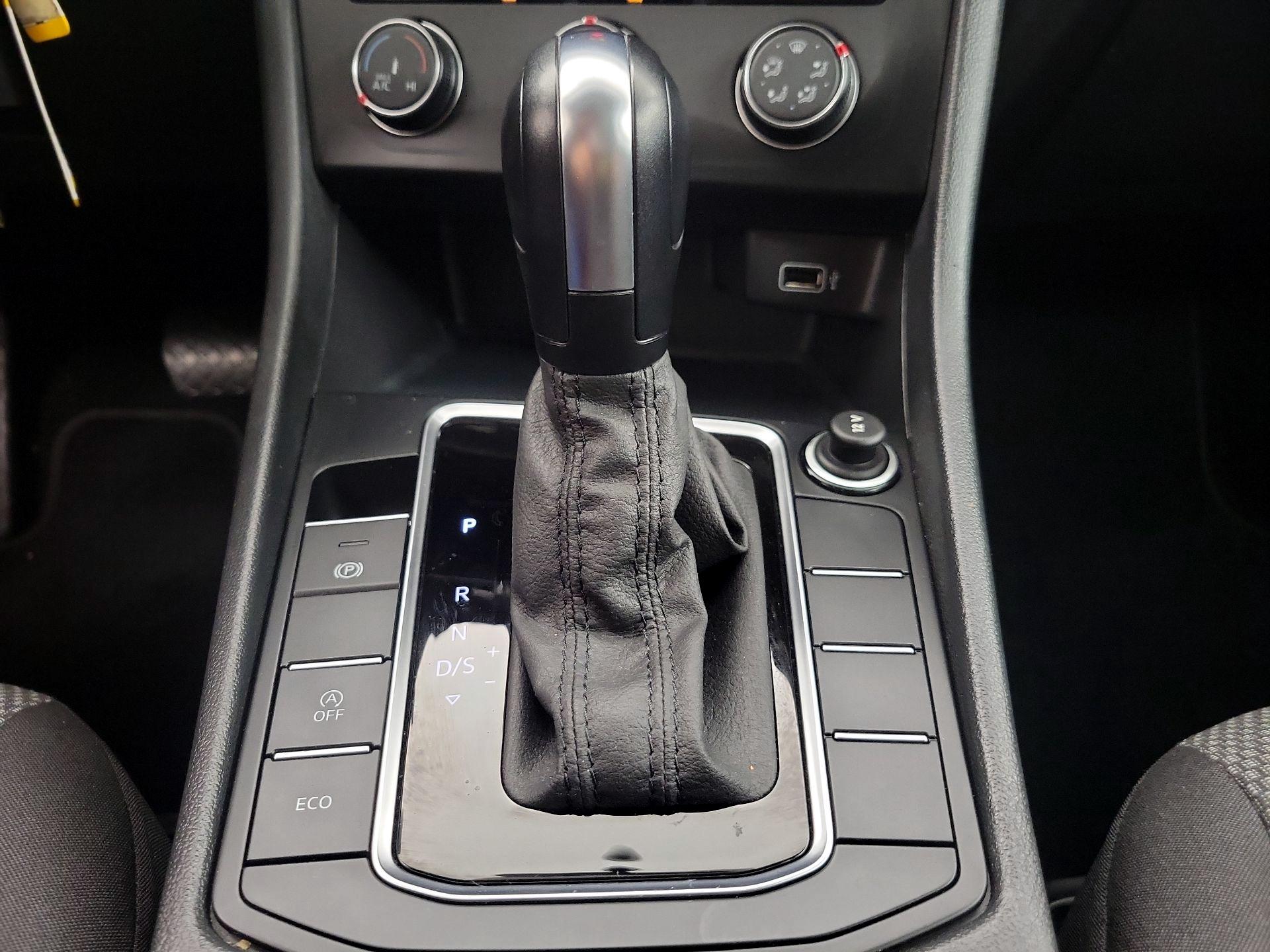 Thumbnail: 2019 Volkswagen Jetta - 17