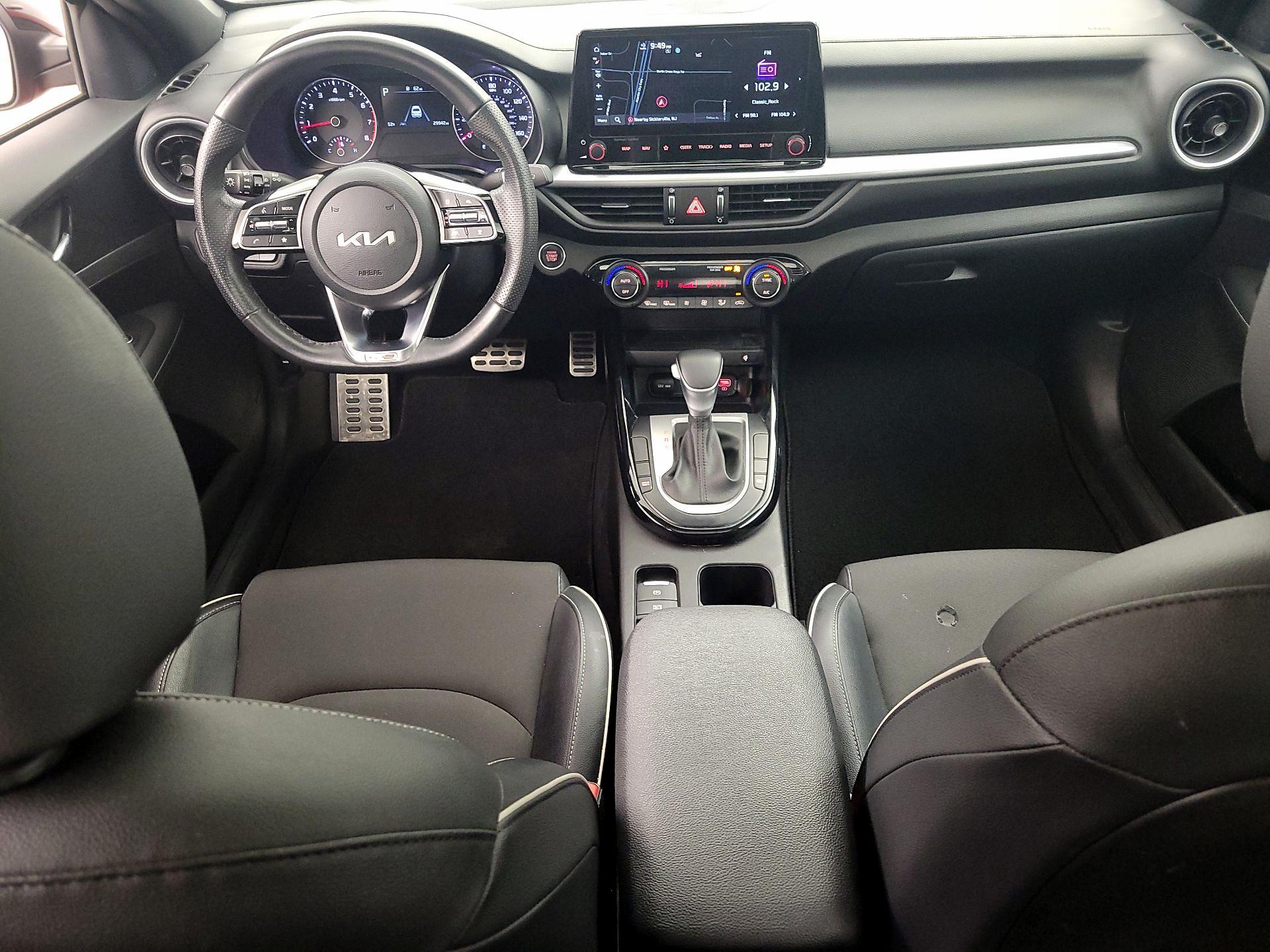 Thumbnail: 2023 Kia Forte - 9