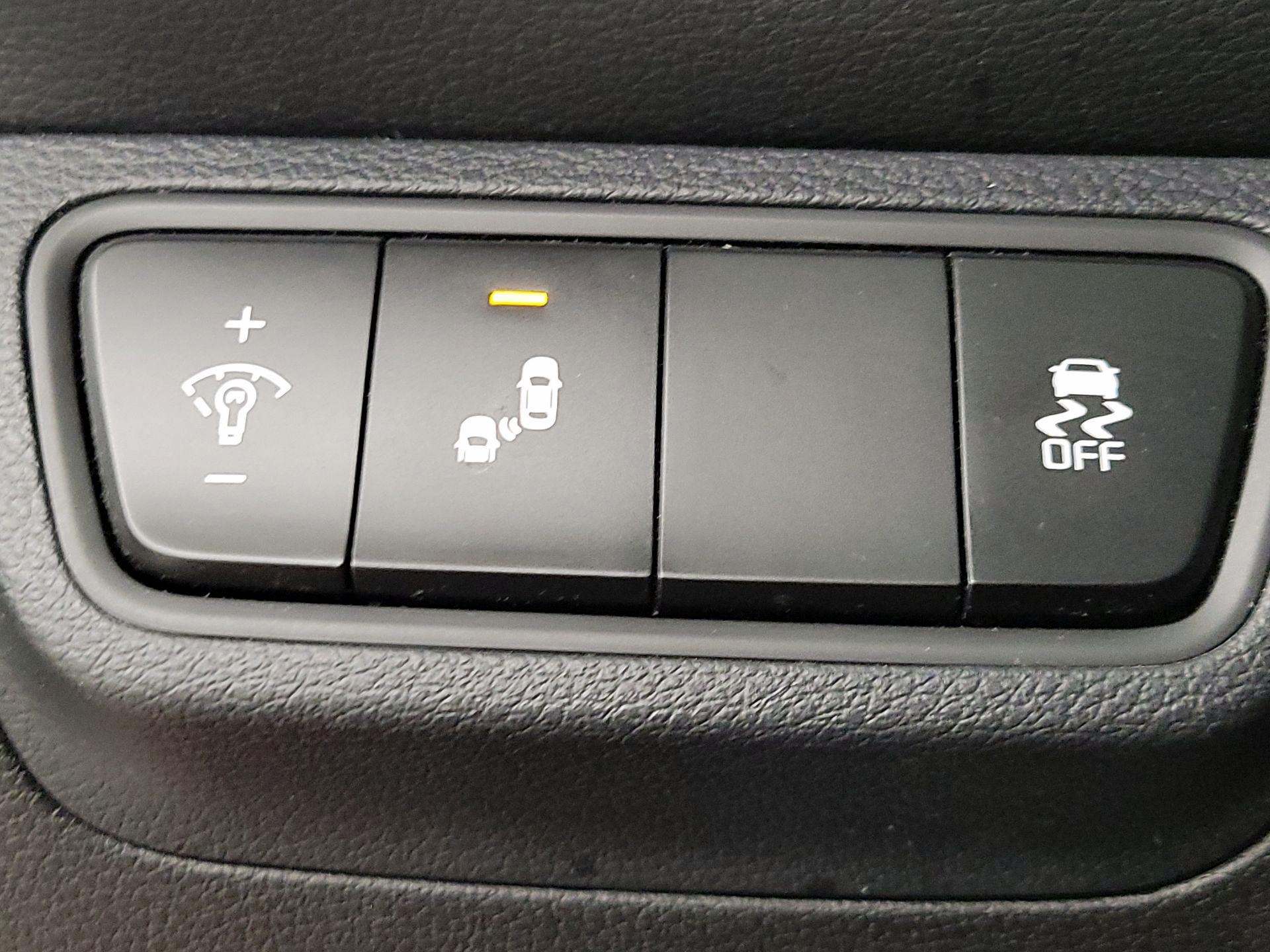 Thumbnail: 2023 Kia Forte - 13