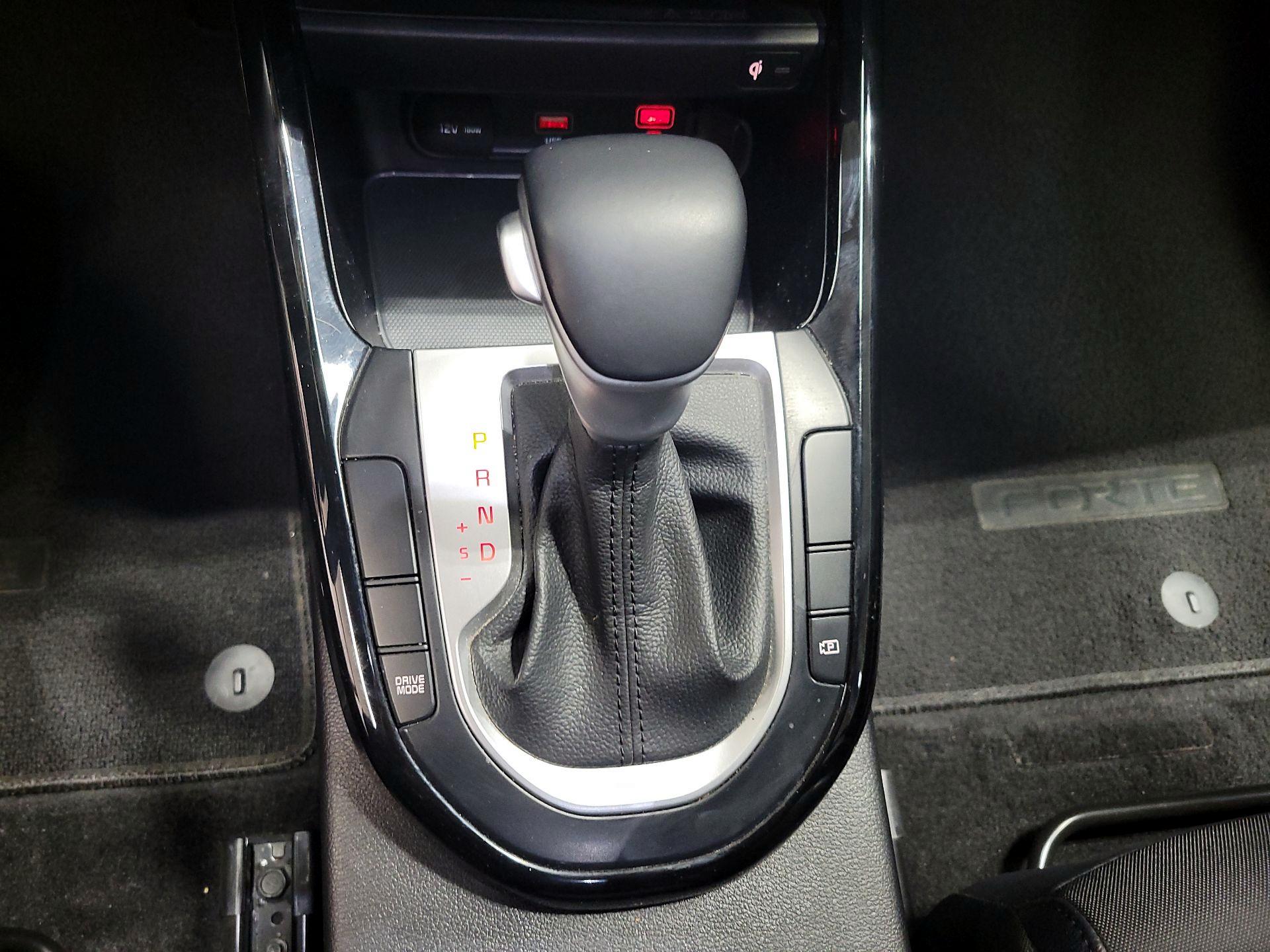 Thumbnail: 2023 Kia Forte - 18