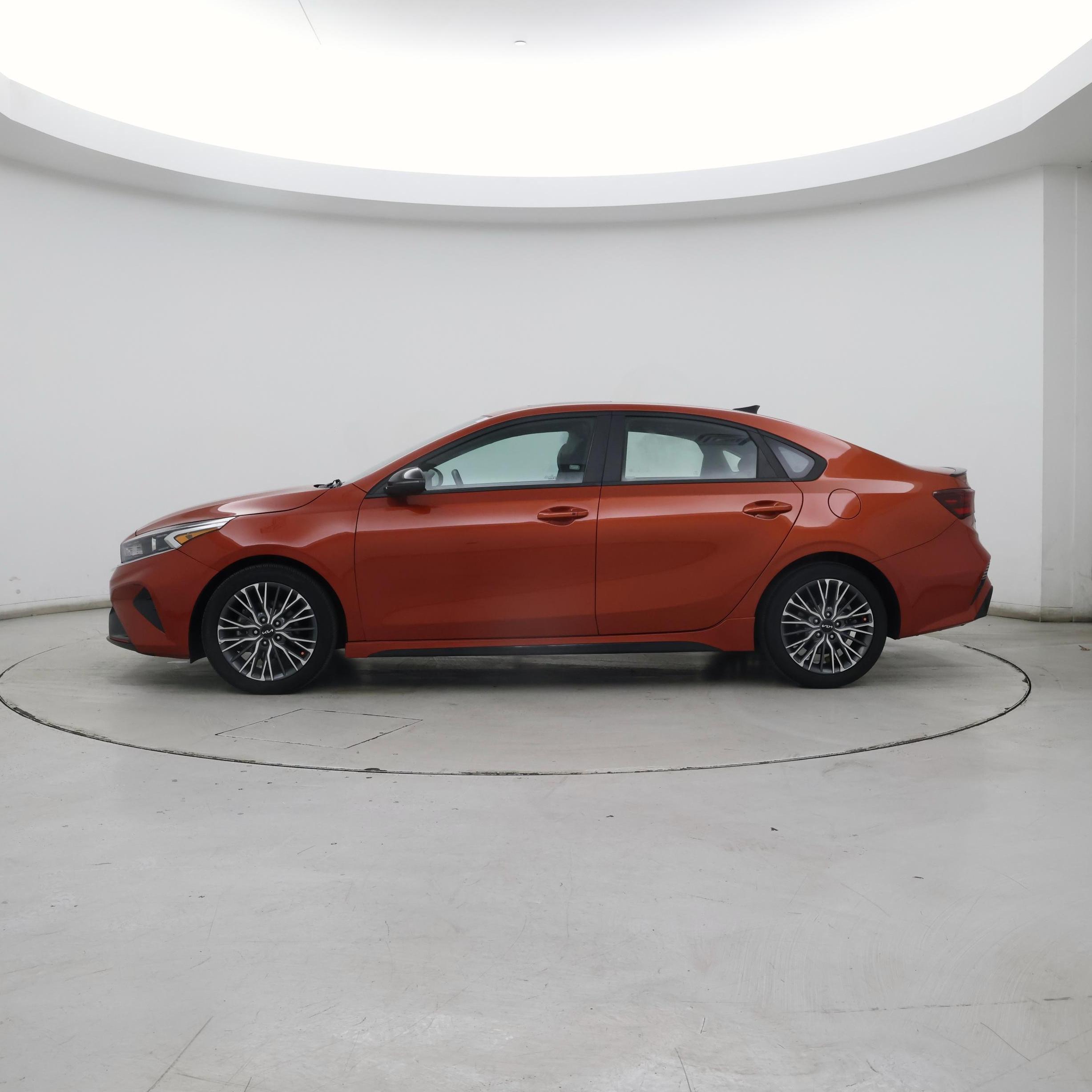 Thumbnail: 2023 Kia Forte - 3