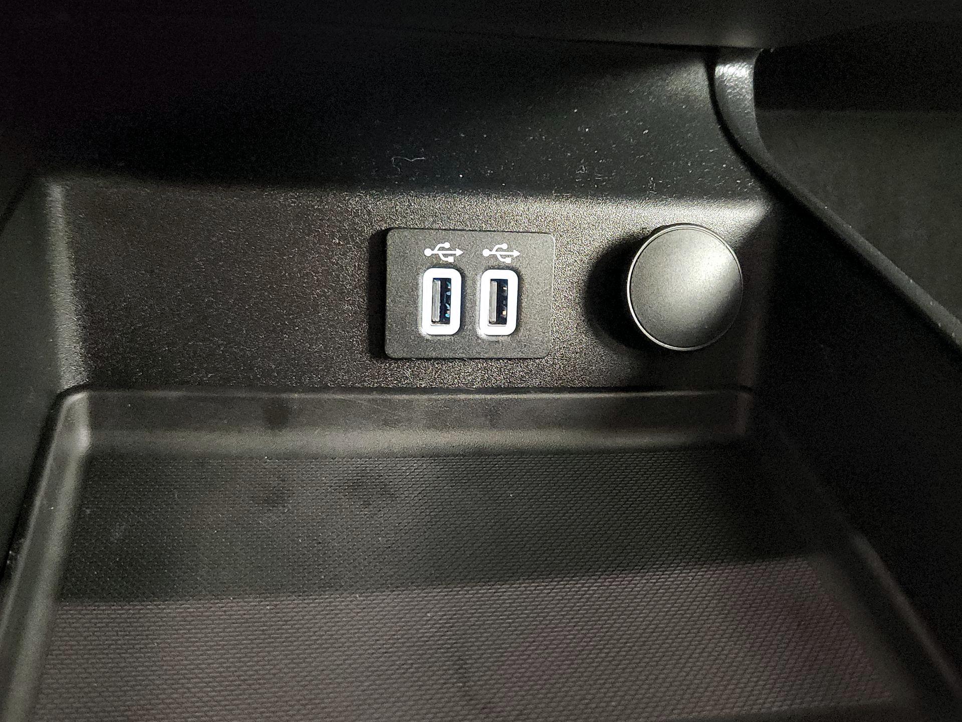 Thumbnail: 2020 Ford Fusion - 17