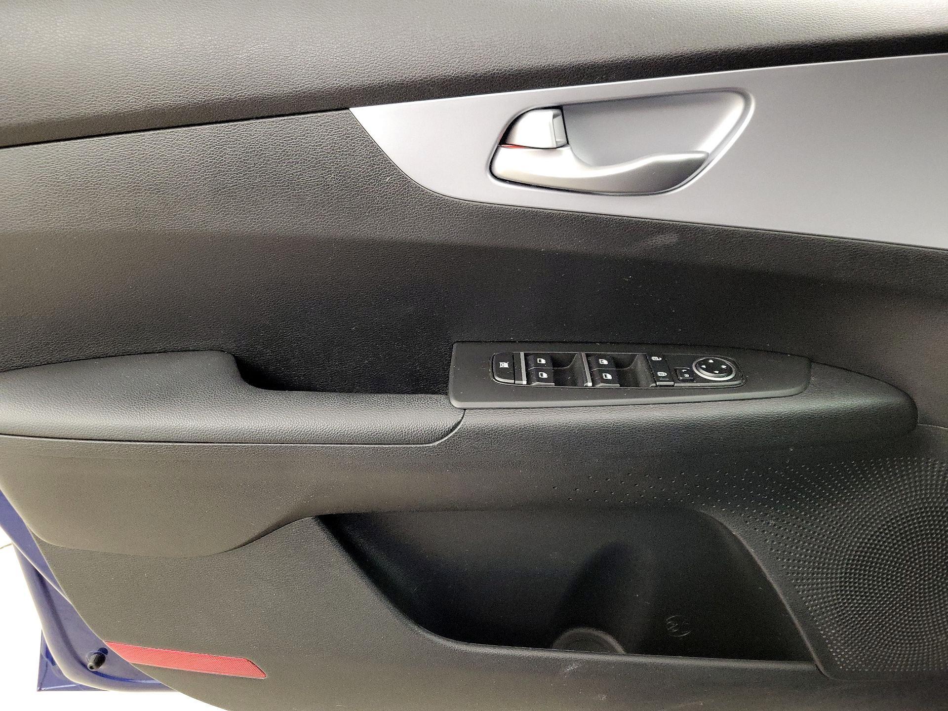 Thumbnail: 2023 Kia Forte - 12