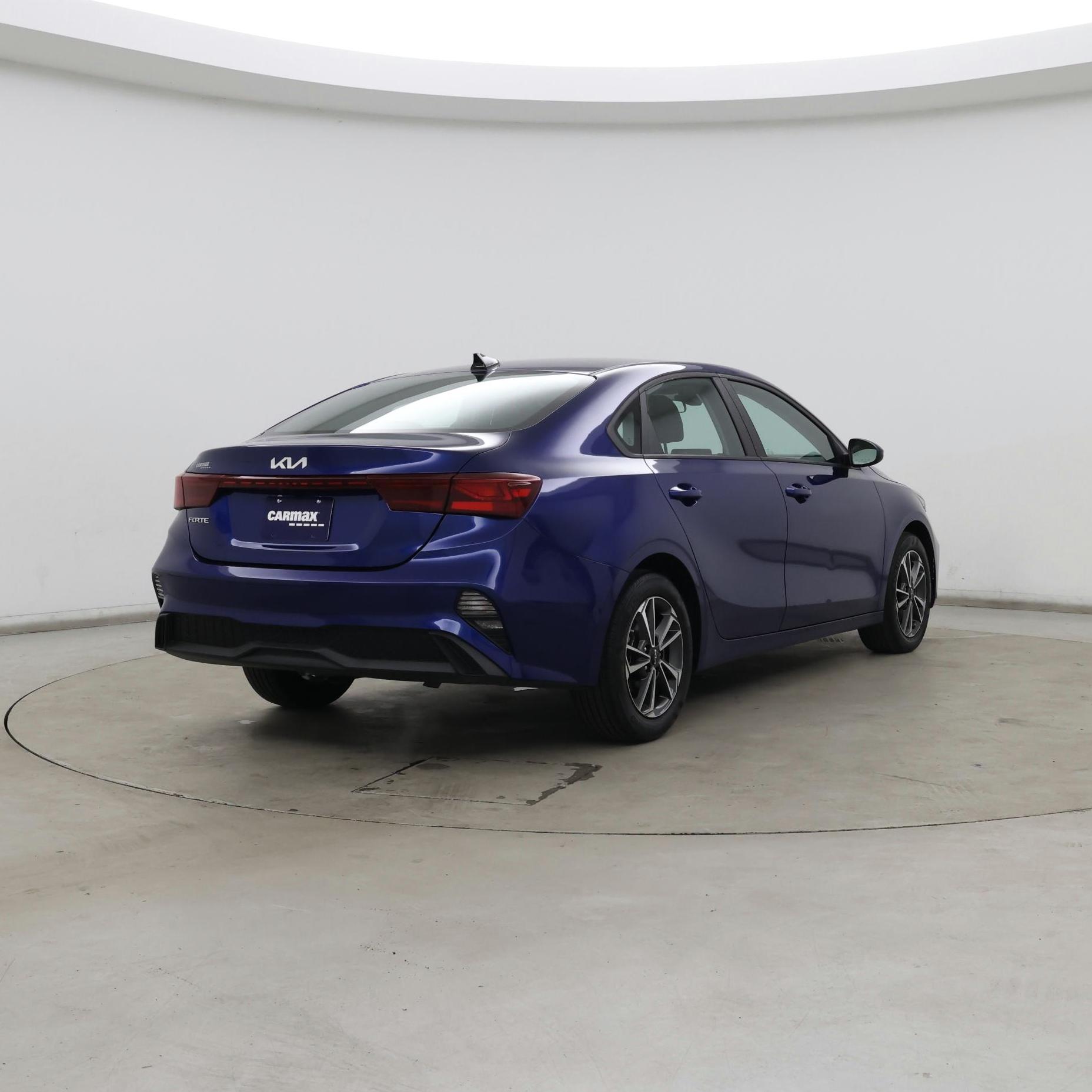 Thumbnail: 2023 Kia Forte - 8