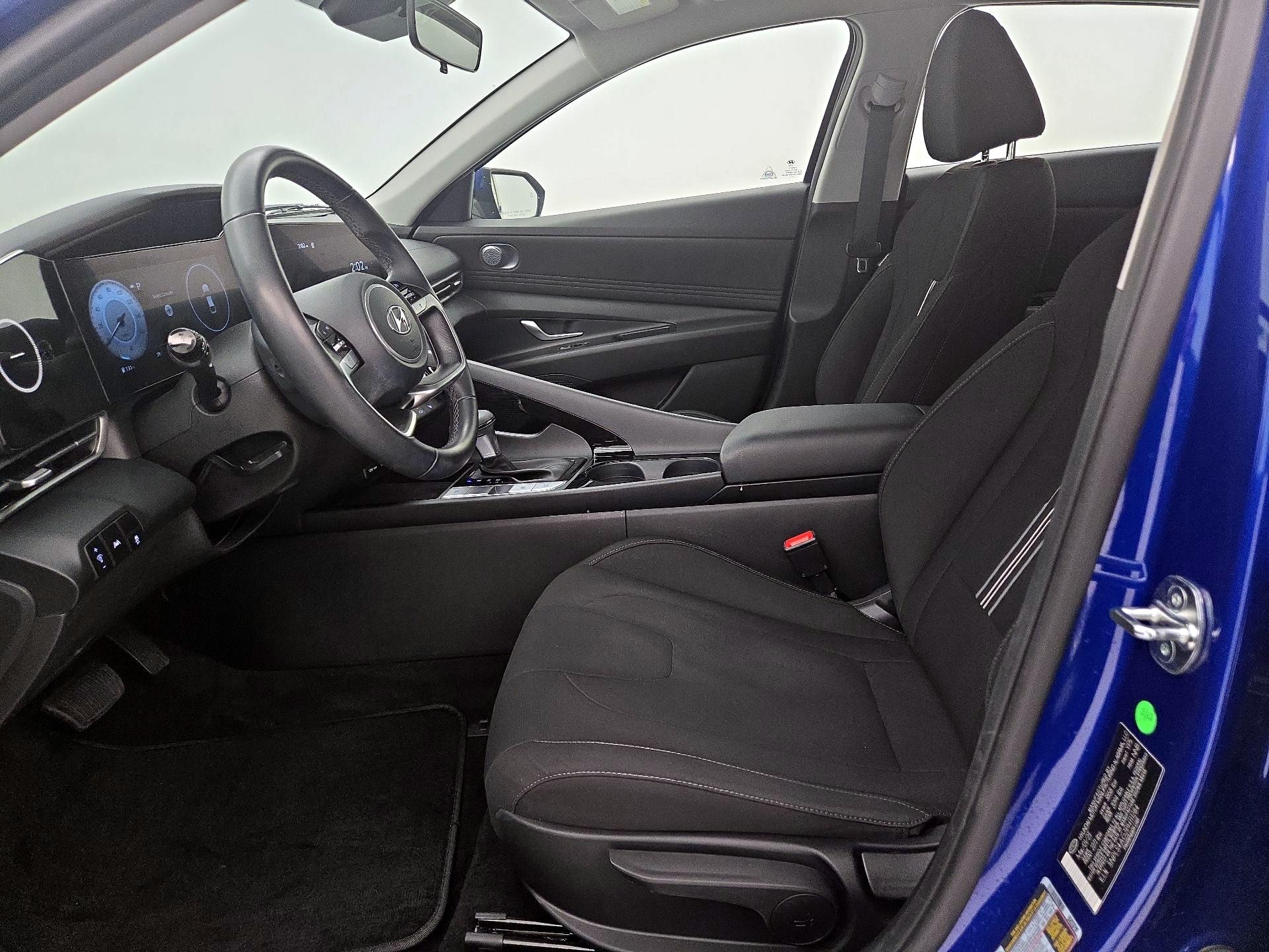 Thumbnail: 2023 Hyundai Elantra - 11