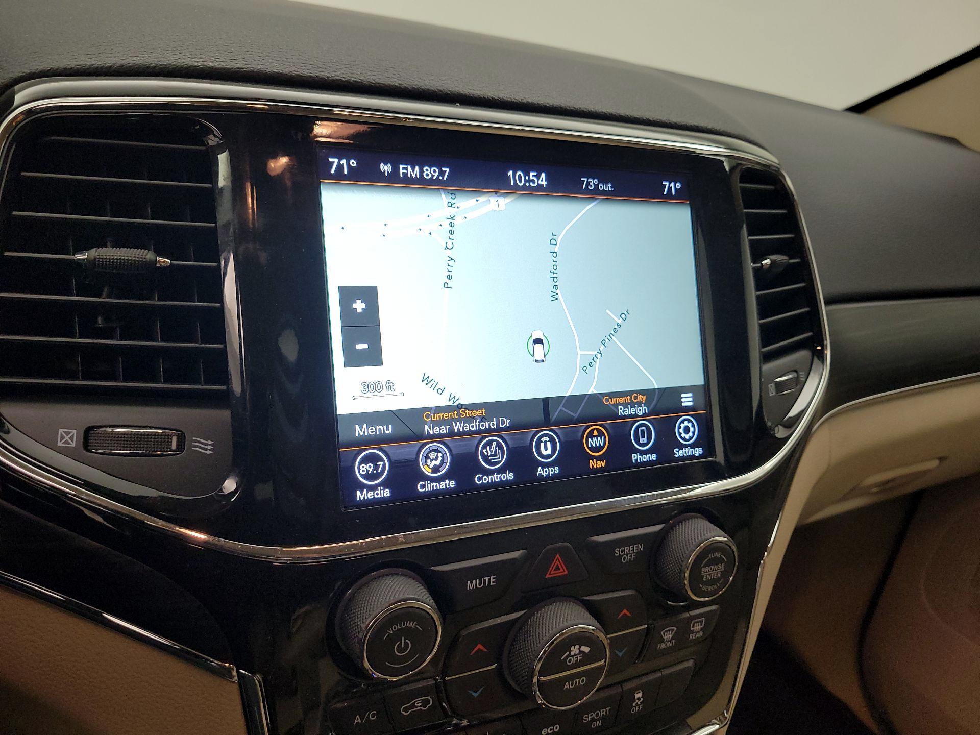 Thumbnail: 2021 Jeep Grand Cherokee - 14