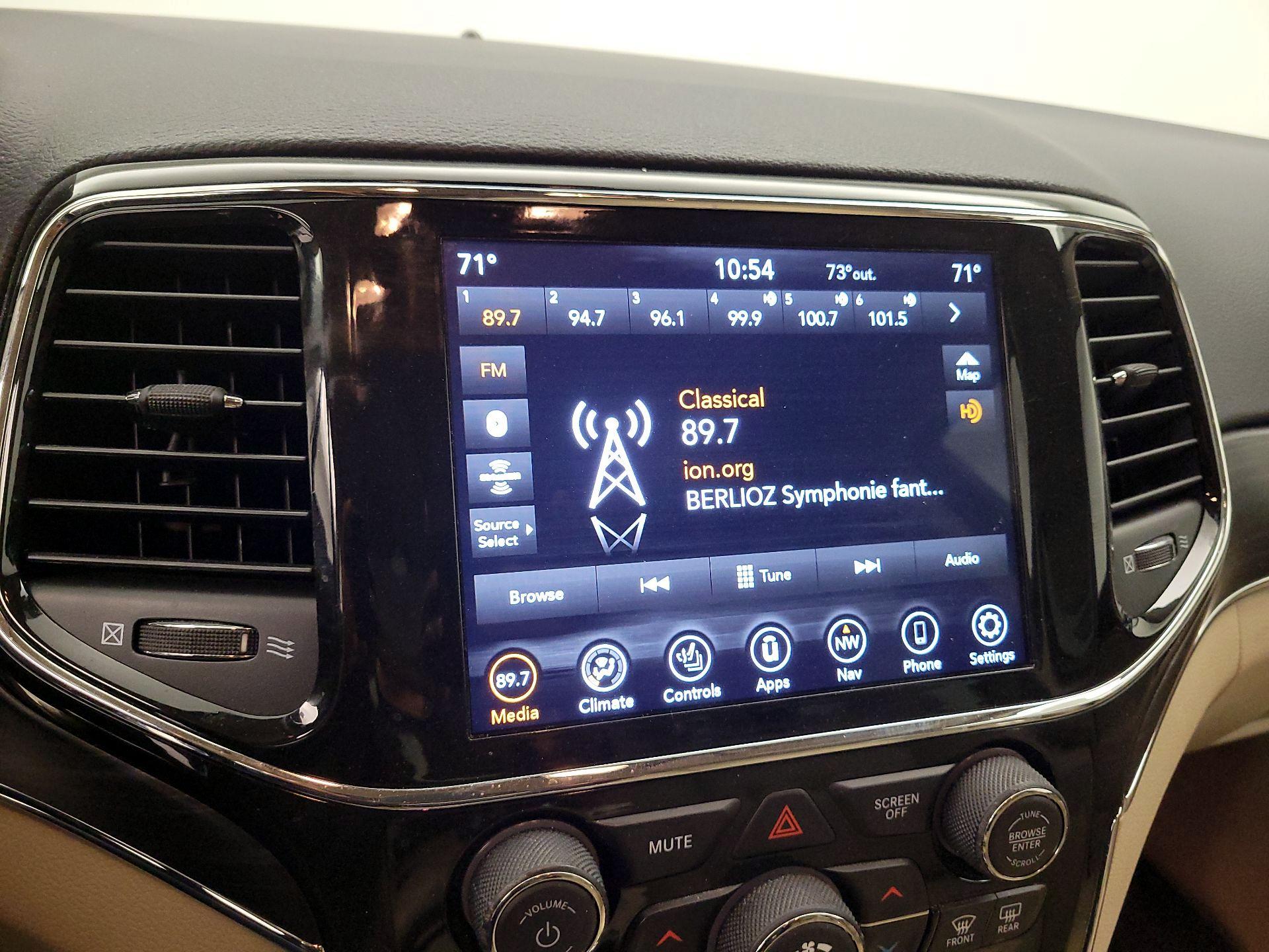 Thumbnail: 2021 Jeep Grand Cherokee - 16