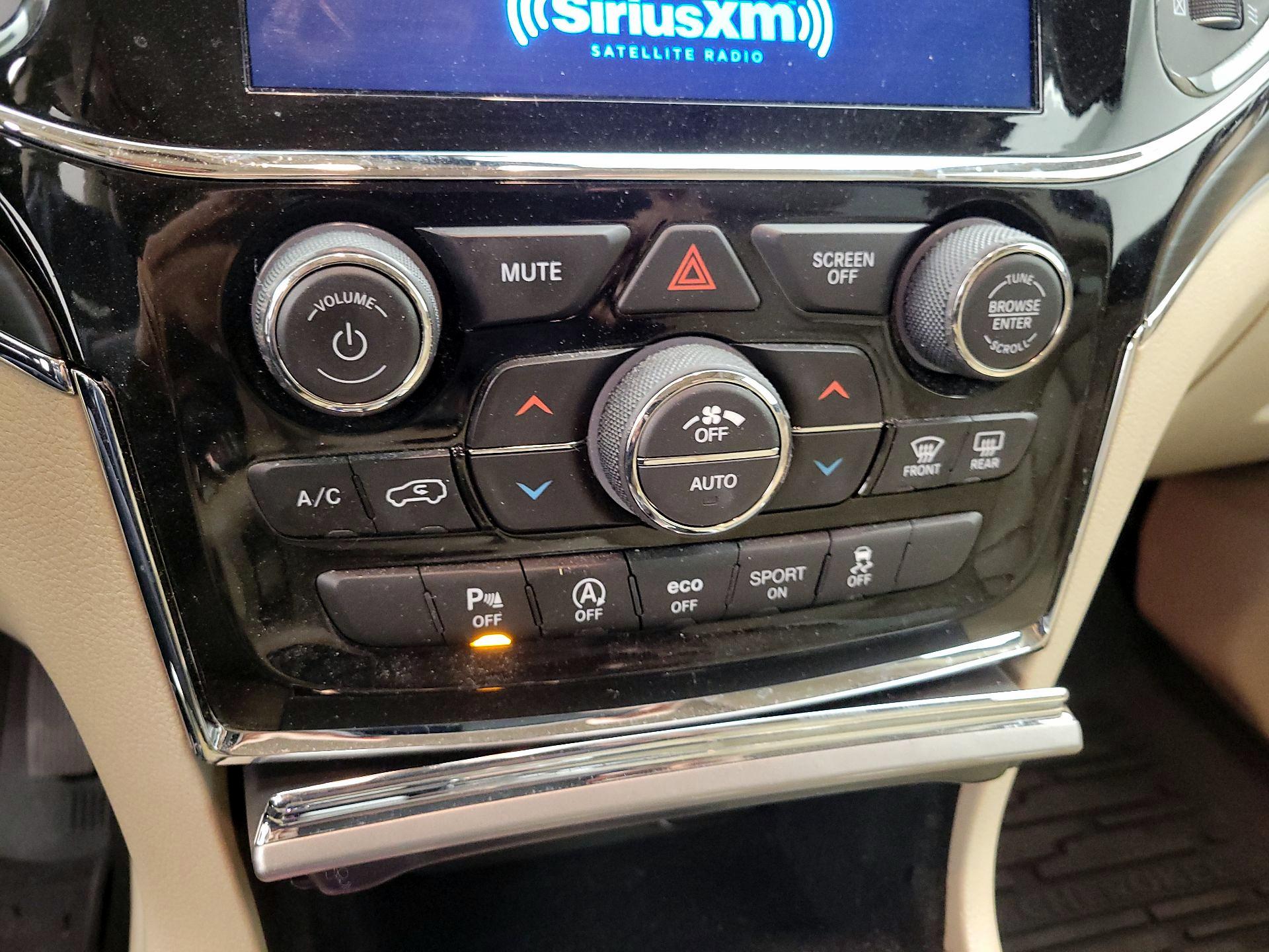 Thumbnail: 2021 Jeep Grand Cherokee - 17