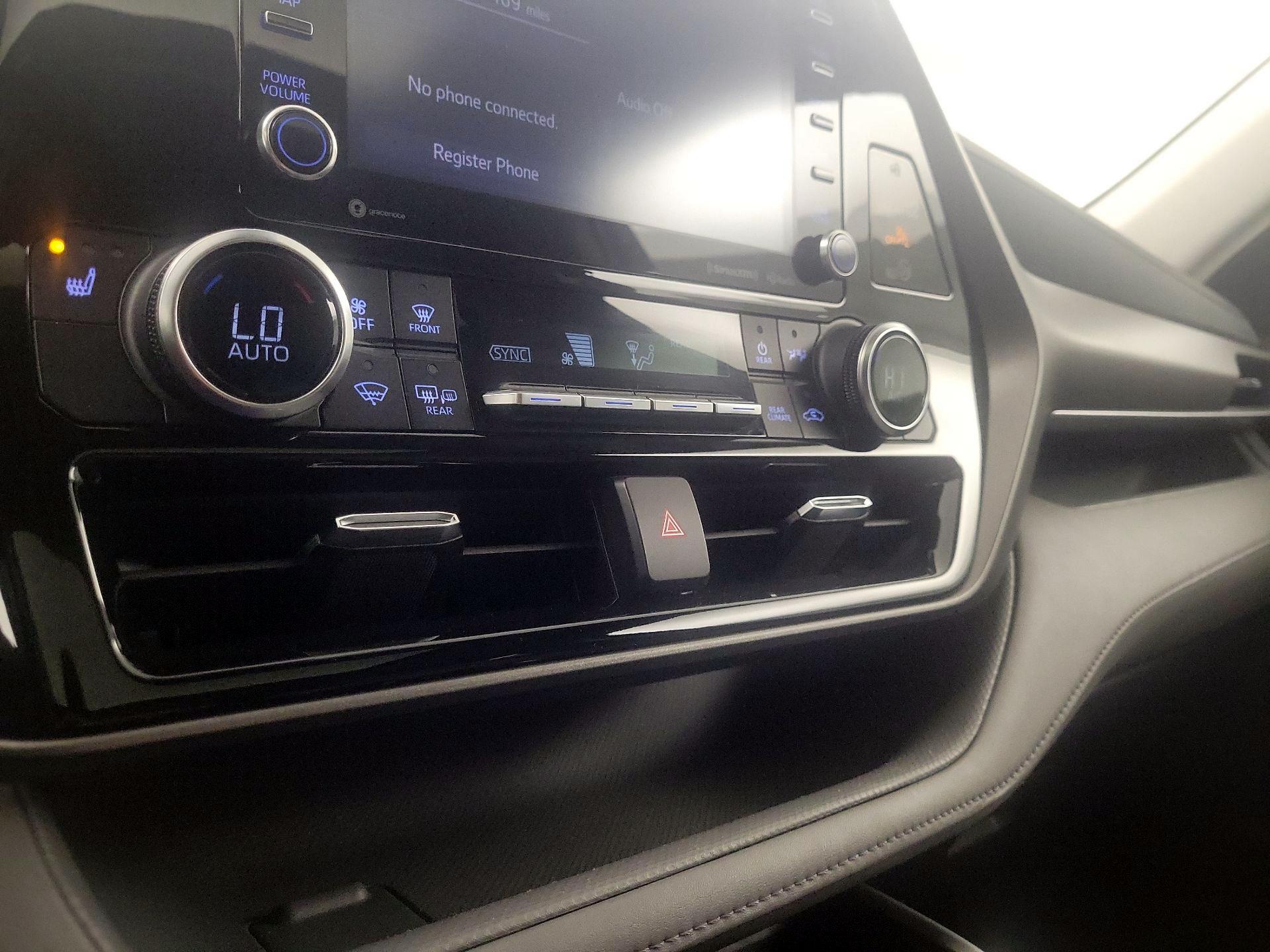 Thumbnail: 2021 Toyota Highlander - 14