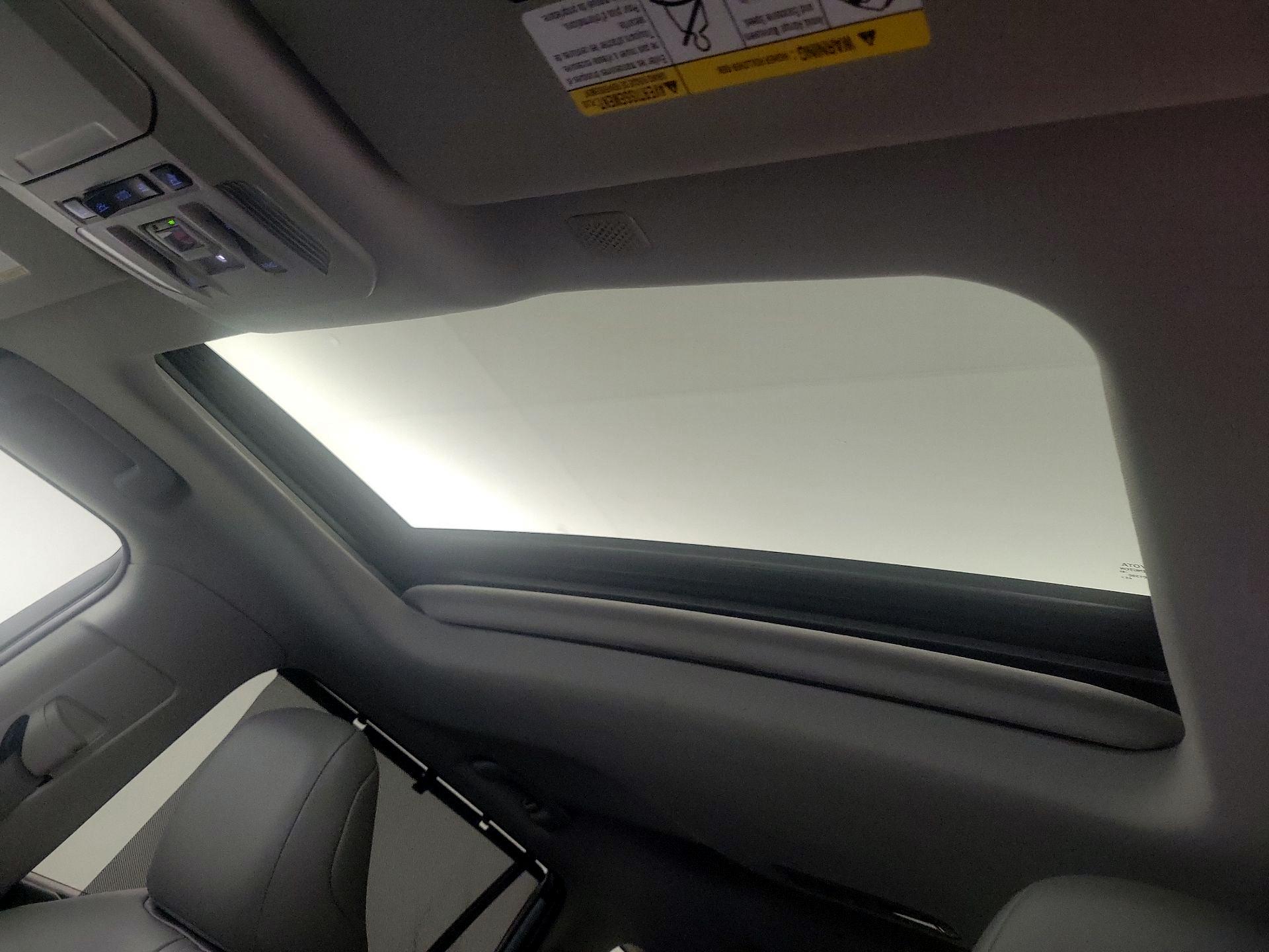 Thumbnail: 2021 Toyota Highlander - 17