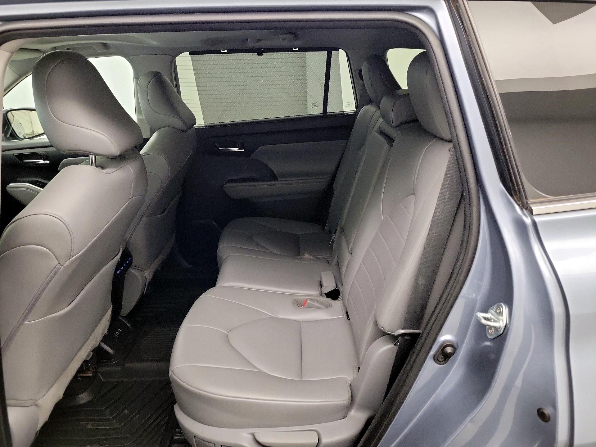 Thumbnail: 2021 Toyota Highlander - 18