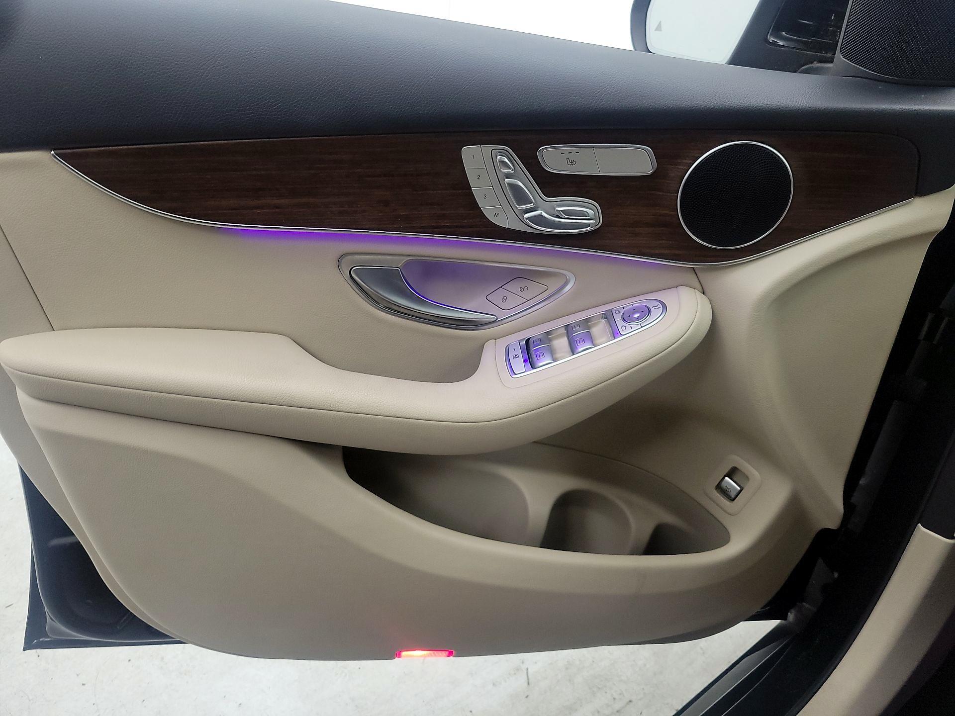 Thumbnail: 2022 Mercedes-Benz GLC - 12