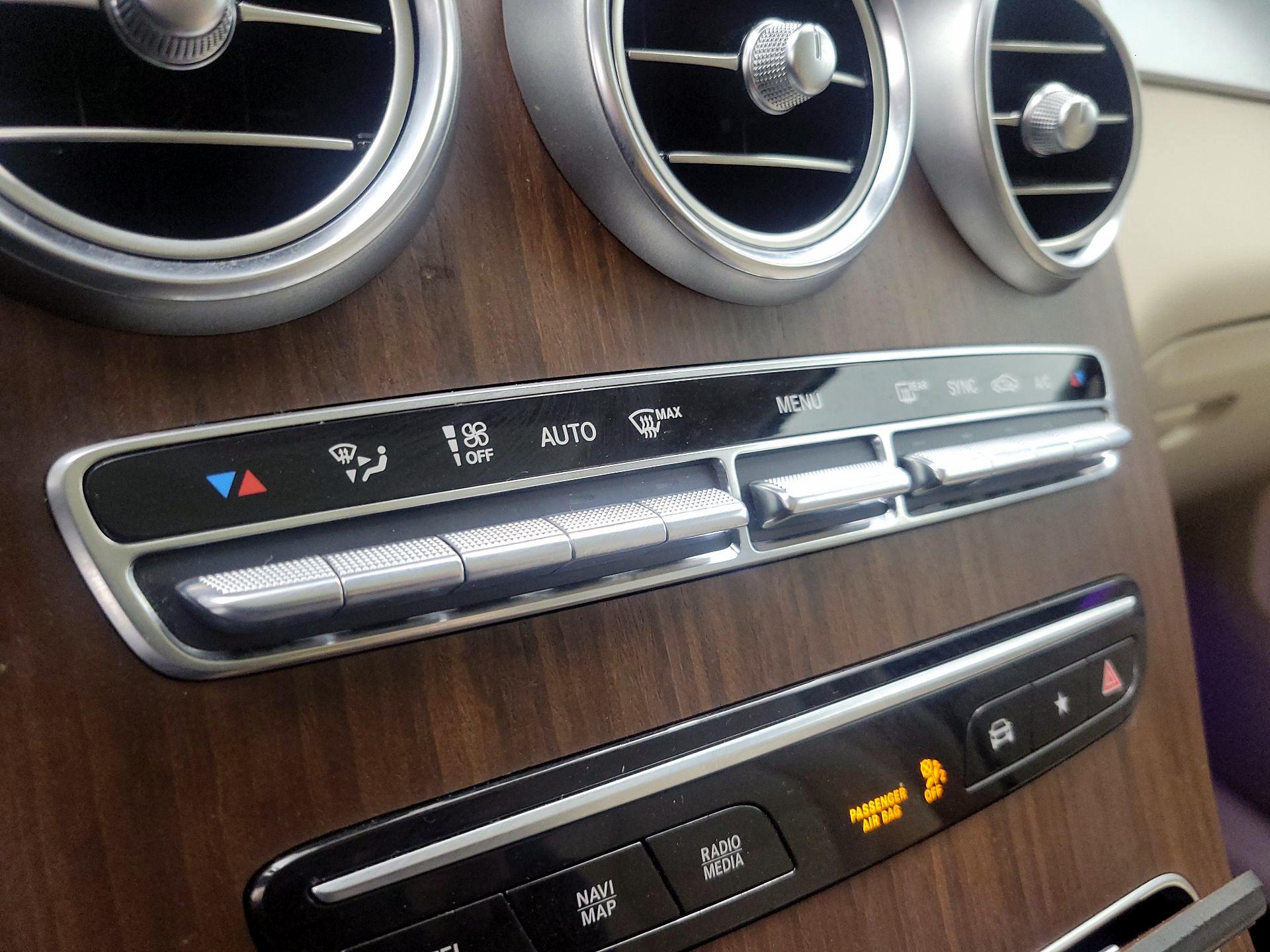 Thumbnail: 2022 Mercedes-Benz GLC - 17