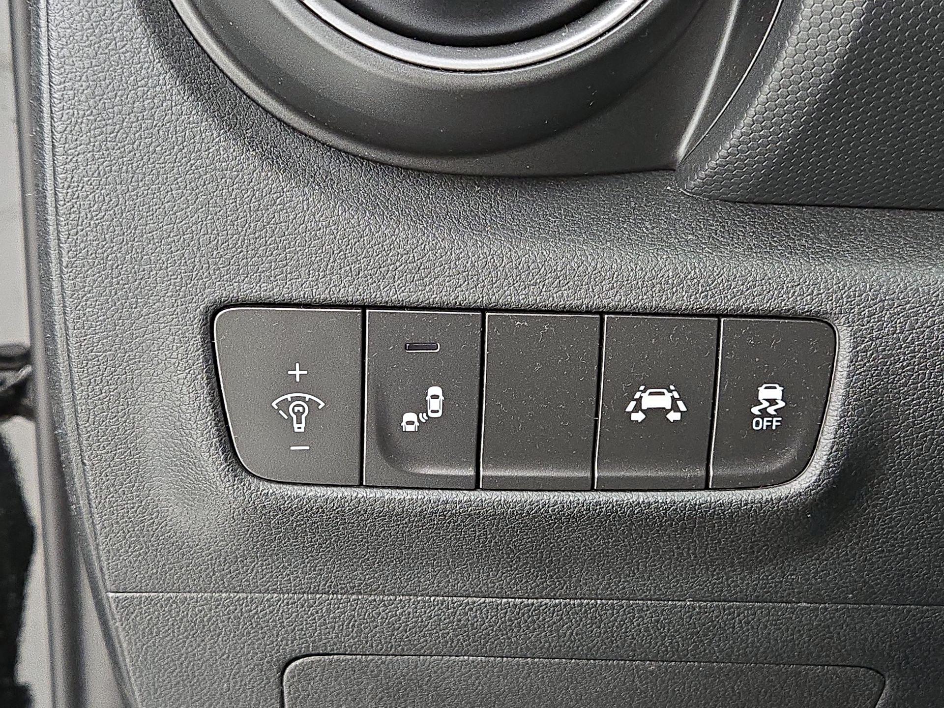 Thumbnail: 2020 Hyundai Kona - 13