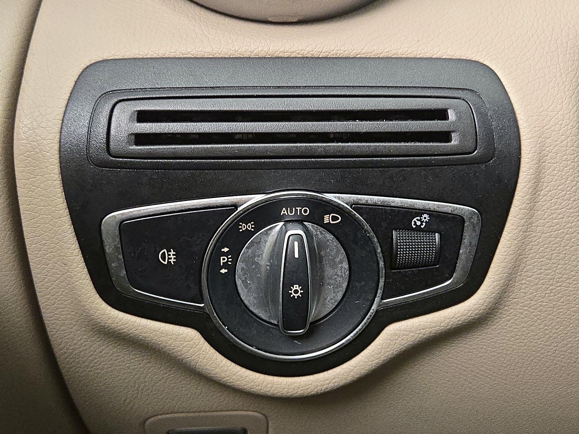 Thumbnail: 2021 Mercedes-Benz GLC - 13