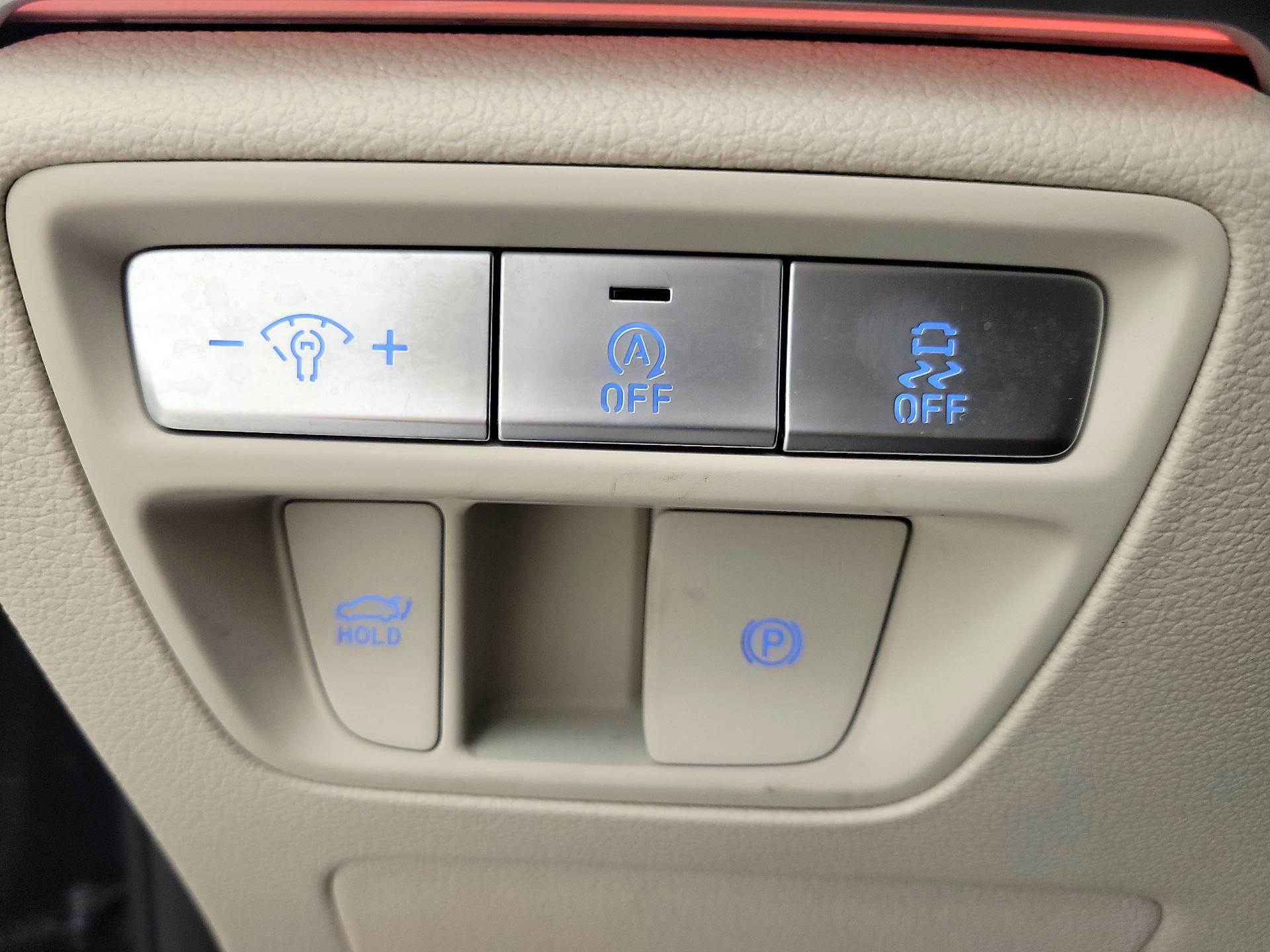 Thumbnail: 2023 Genesis G80 - 13