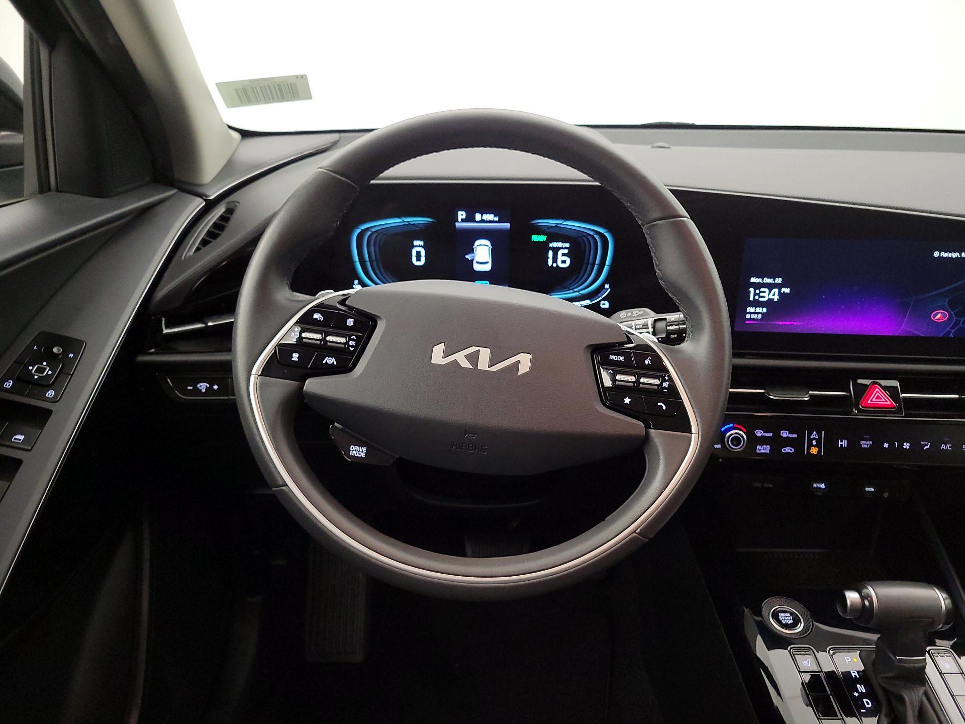 Thumbnail: 2023 Kia Niro - 10