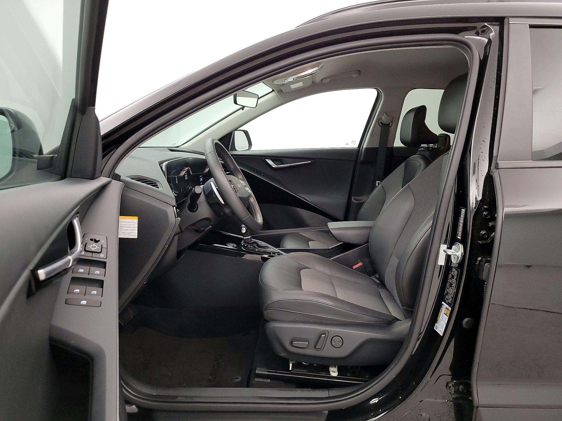 Thumbnail: 2023 Kia Niro - 11