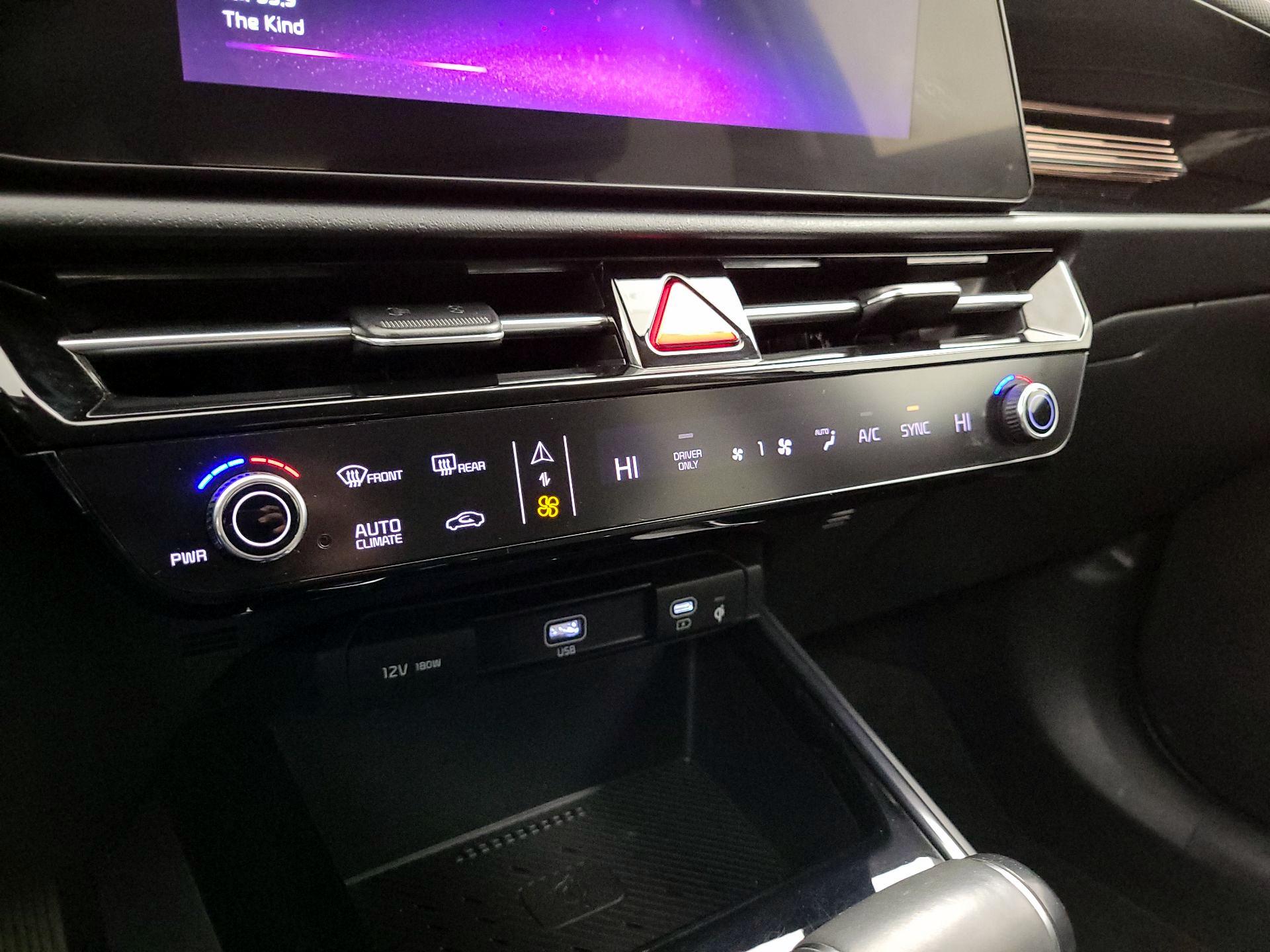 Thumbnail: 2023 Kia Niro - 16