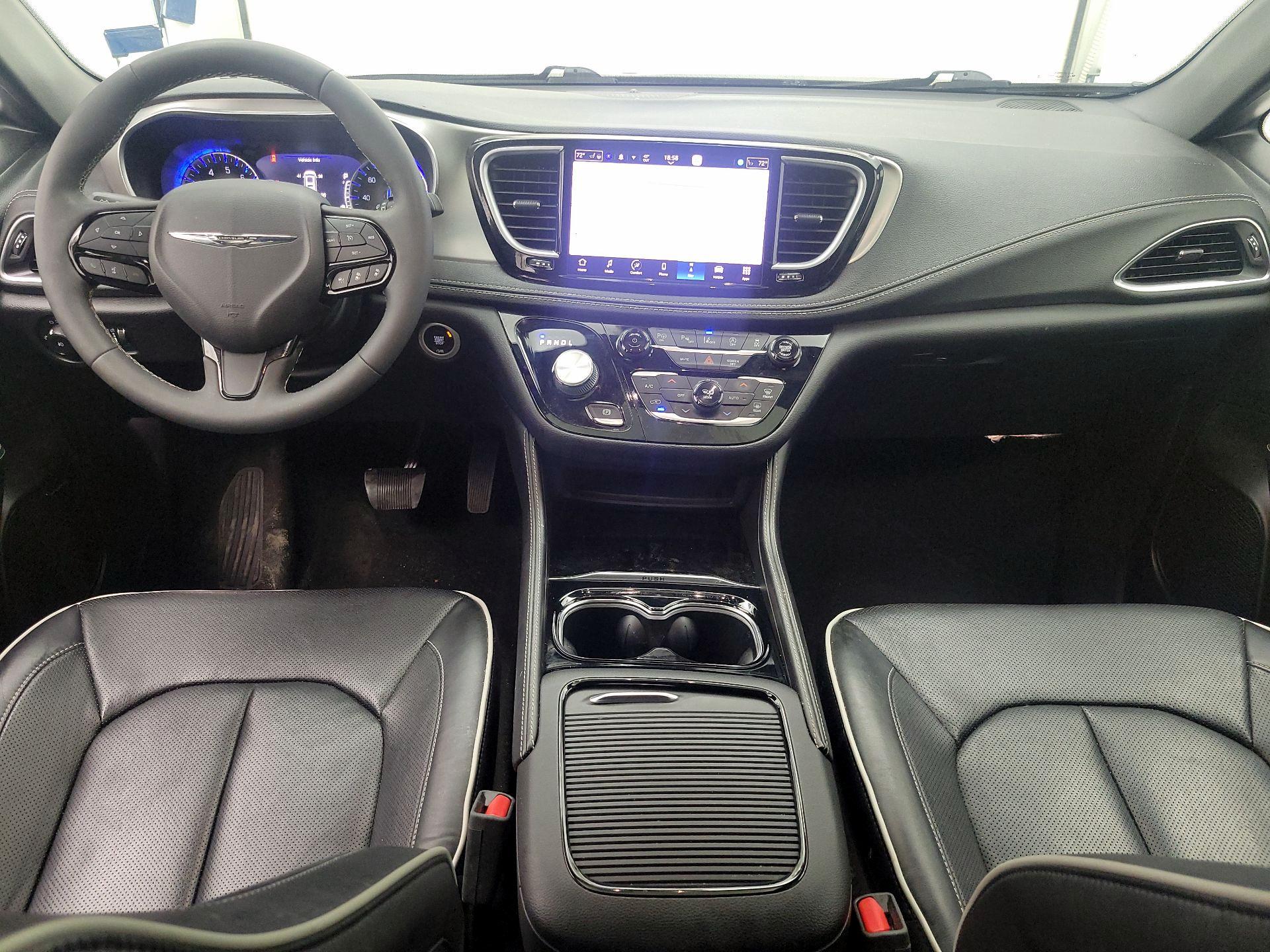 Thumbnail: 2022 Chrysler Pacifica - 9