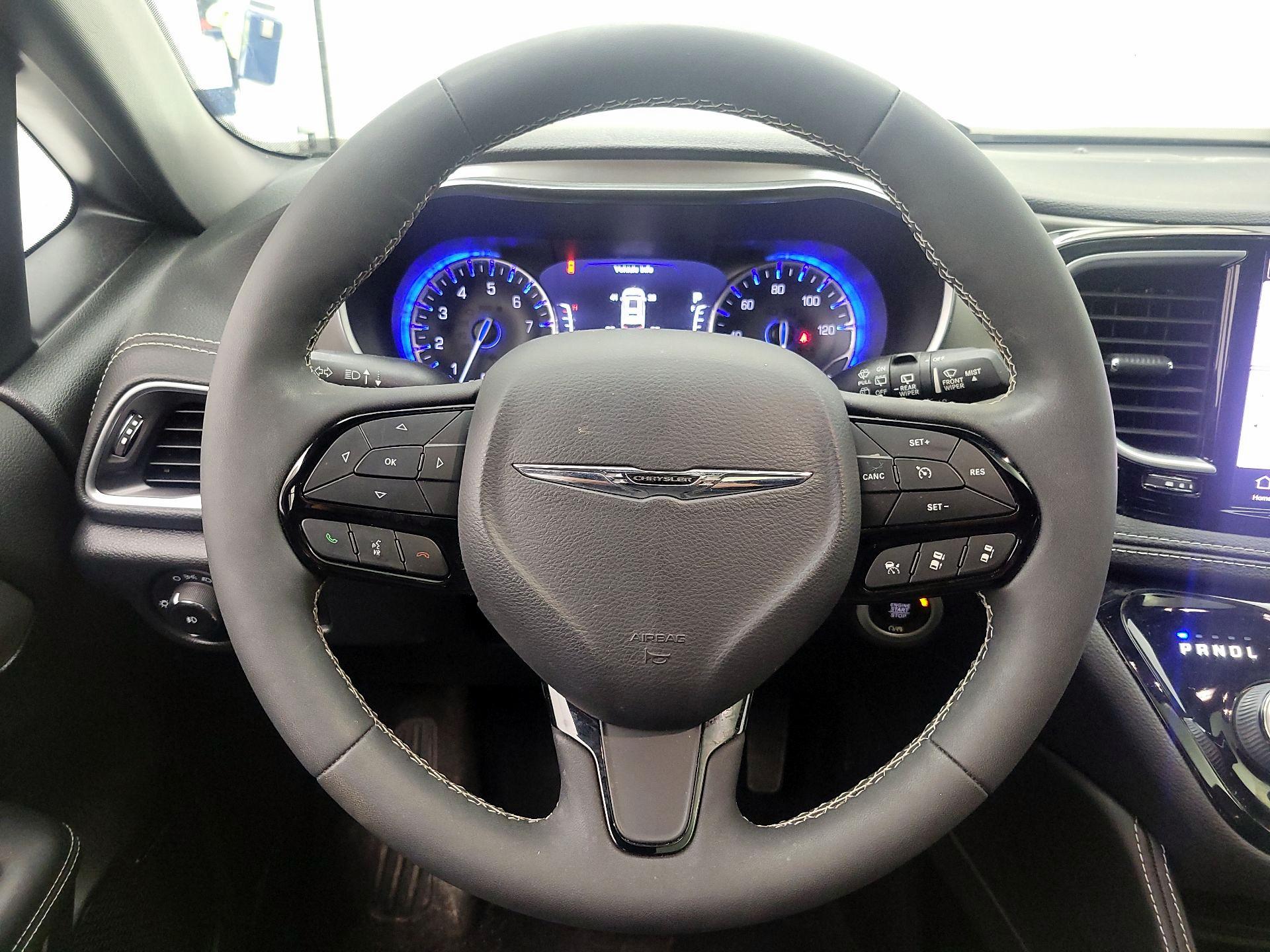 Thumbnail: 2022 Chrysler Pacifica - 10