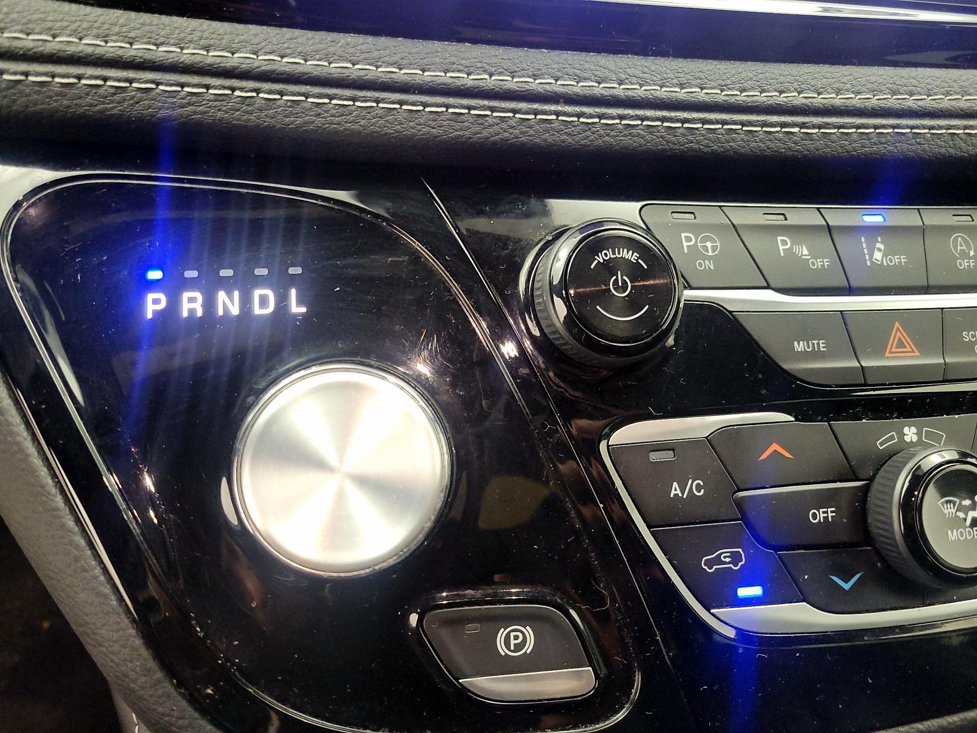 Thumbnail: 2022 Chrysler Pacifica - 18