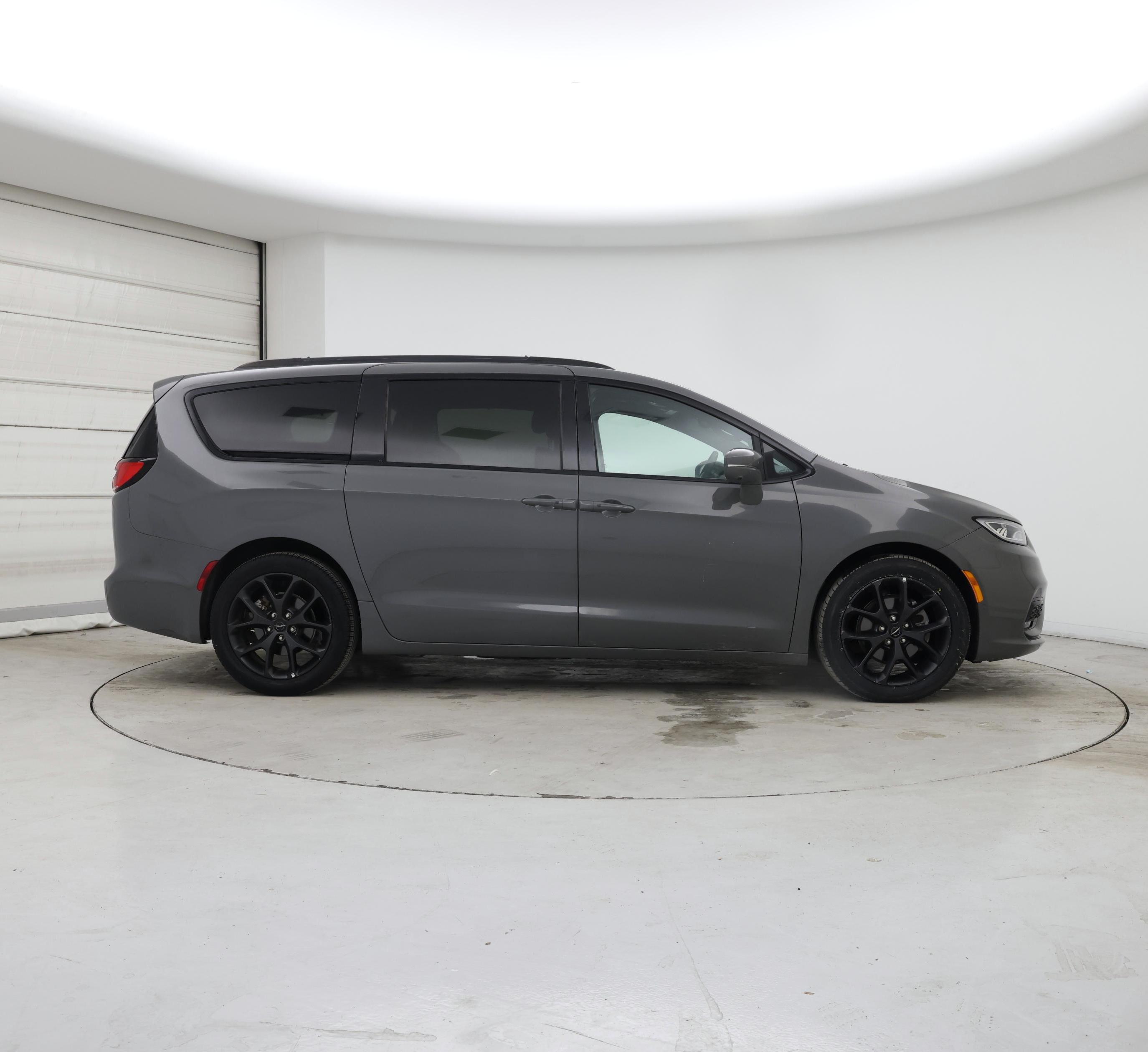 Thumbnail: 2022 Chrysler Pacifica - 7