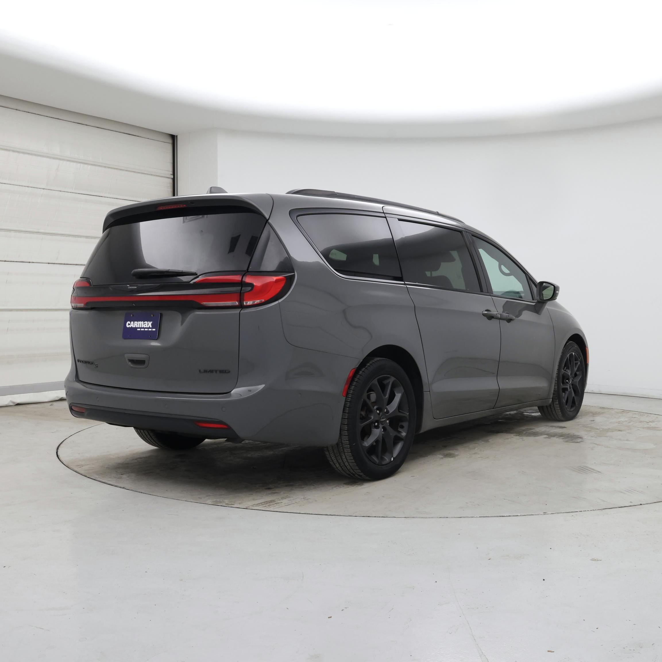 Thumbnail: 2022 Chrysler Pacifica - 8