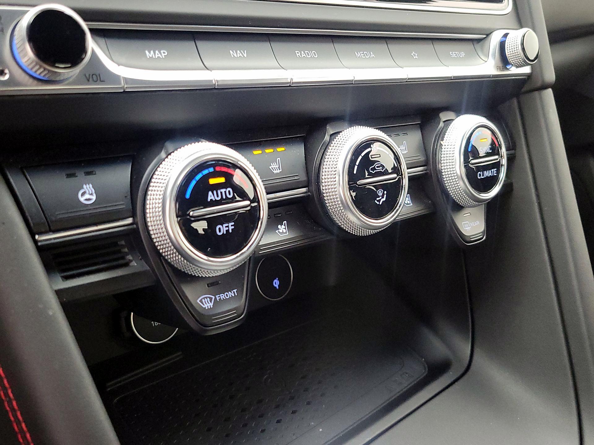 Thumbnail: 2023 Genesis G70 - 17