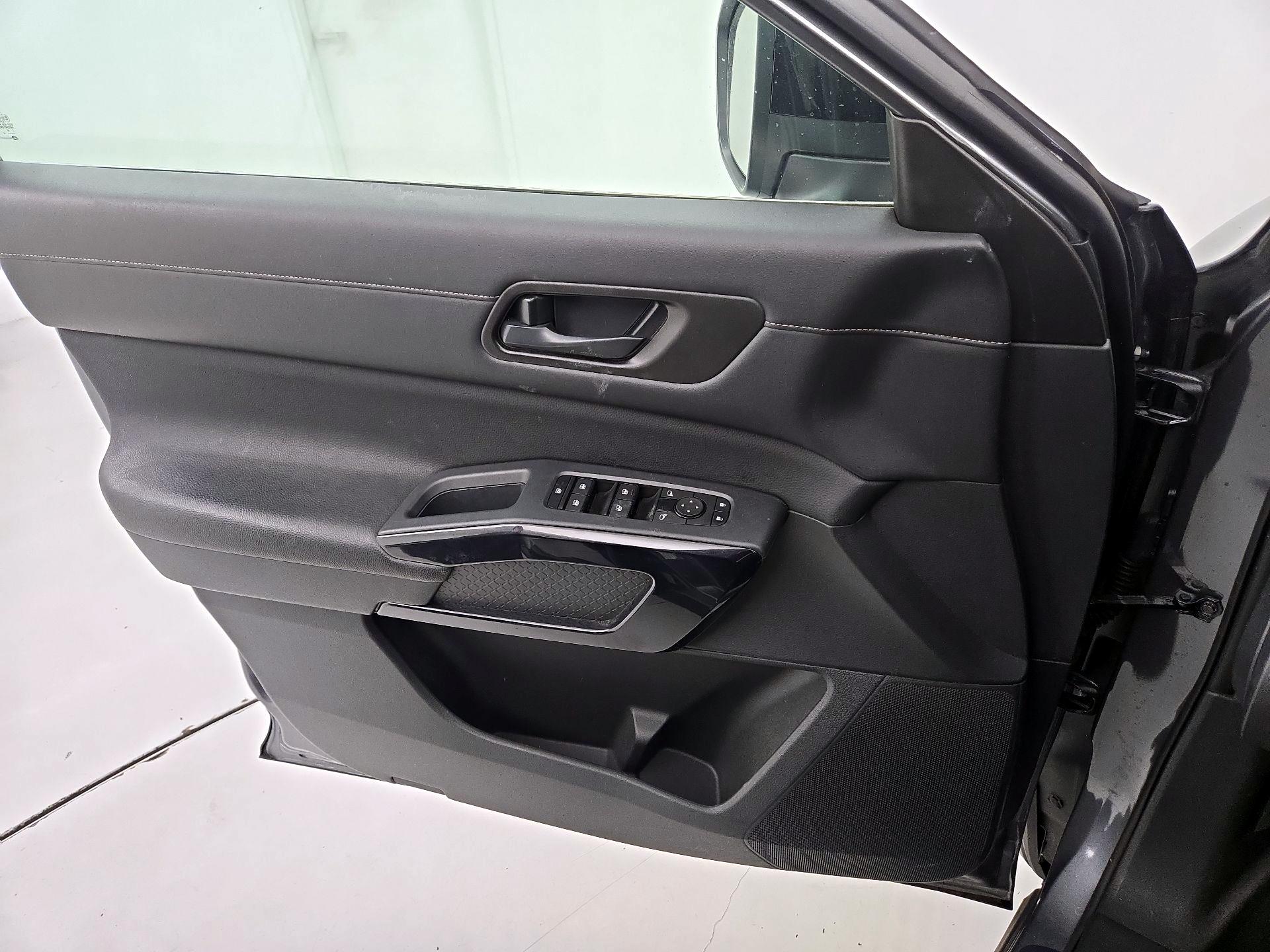 Thumbnail: 2024 Nissan Pathfinder - 12