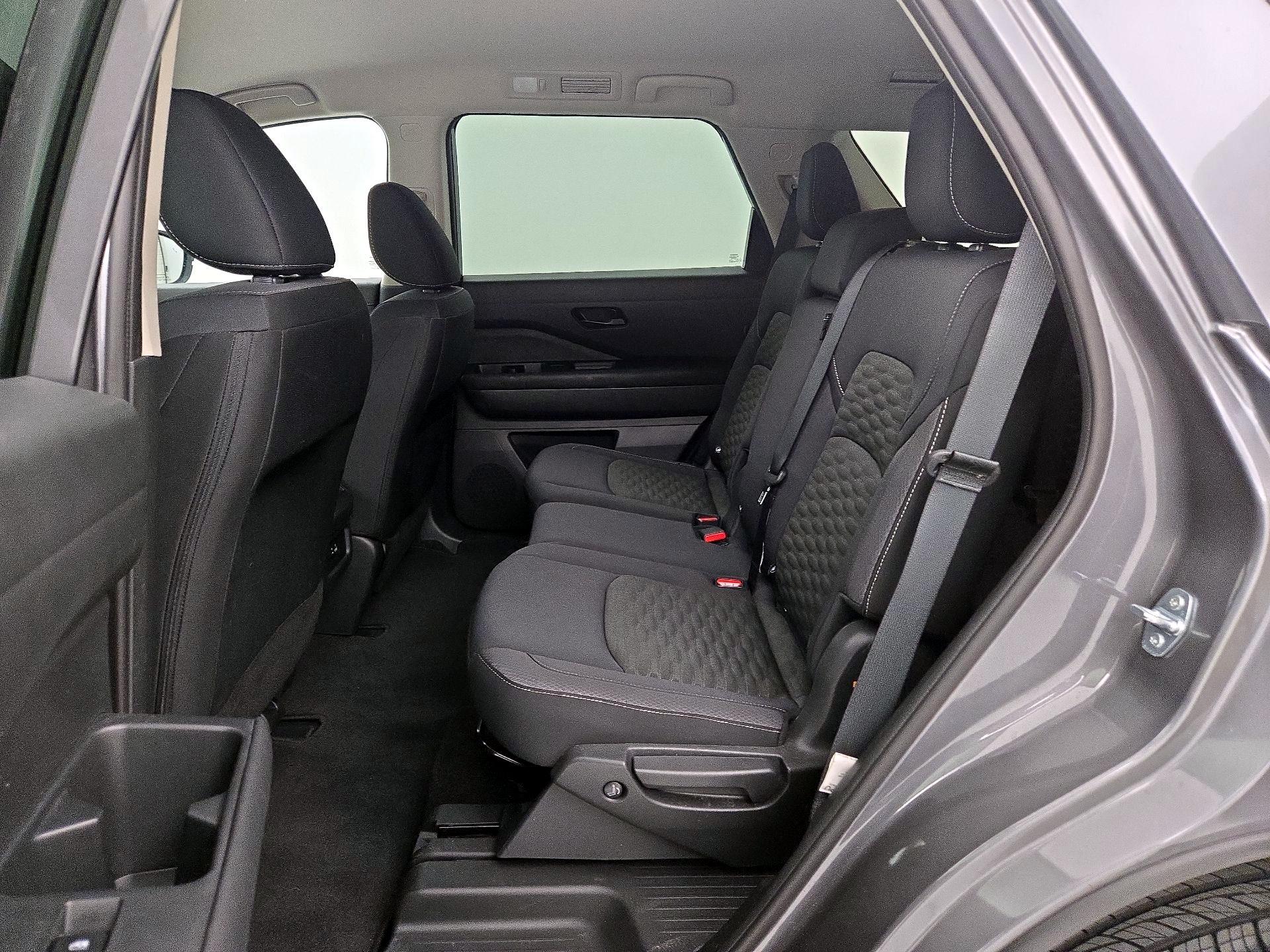 Thumbnail: 2024 Nissan Pathfinder - 19