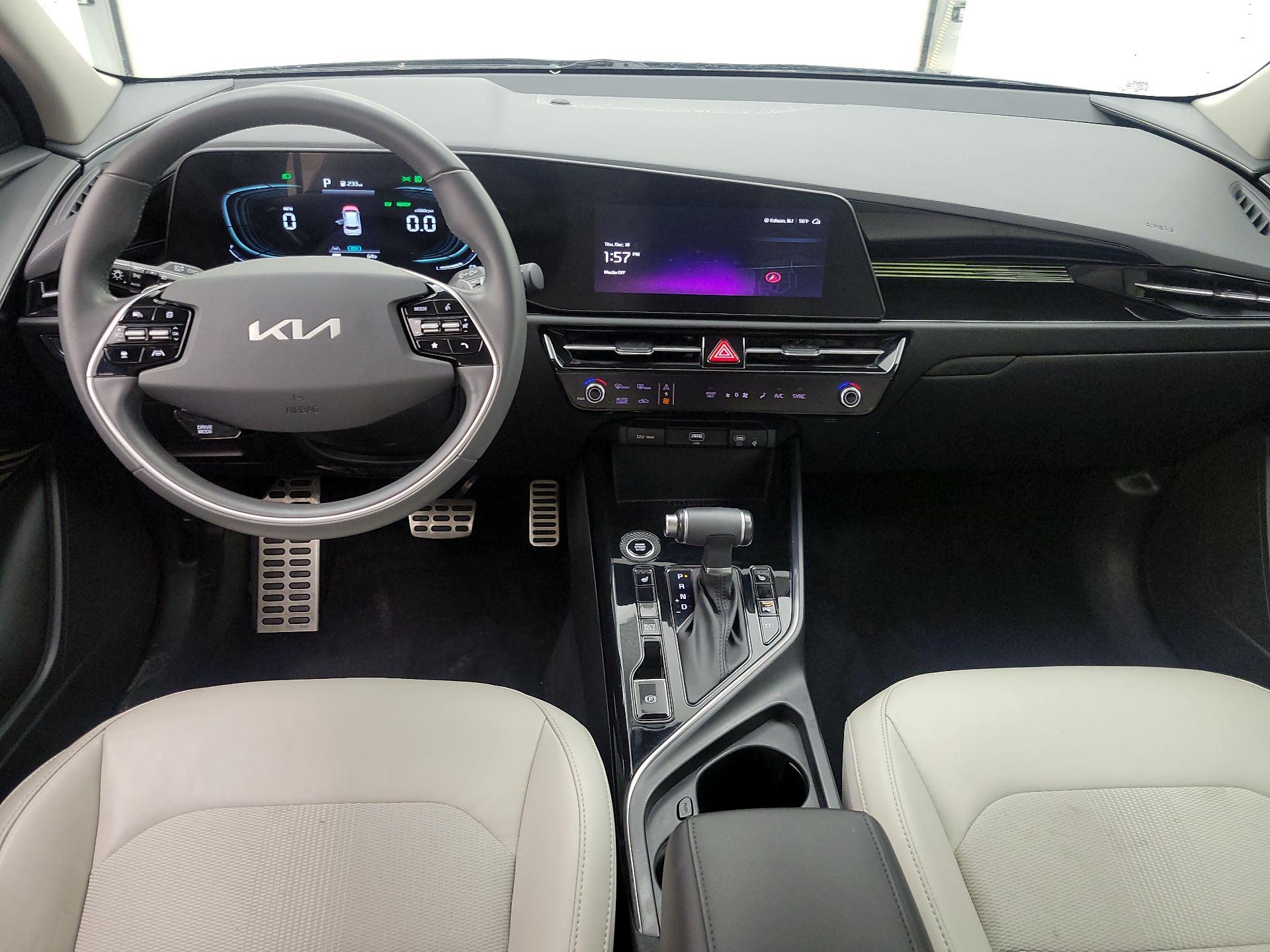 Thumbnail: 2023 Kia Niro - 9