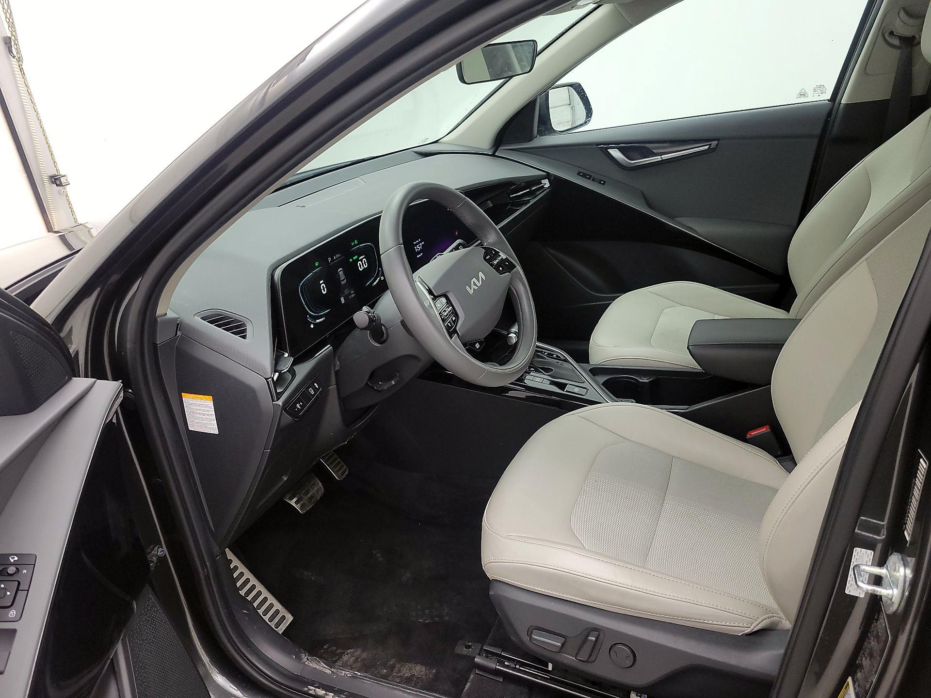 Thumbnail: 2023 Kia Niro - 11