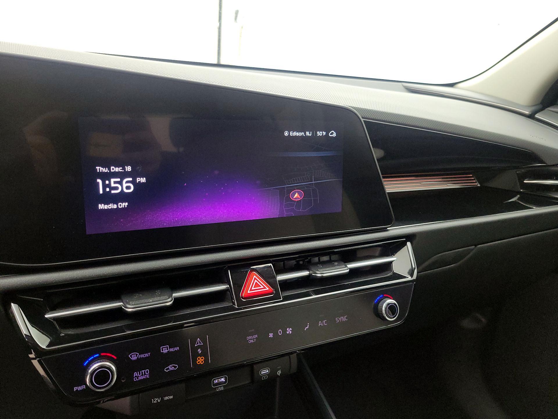 Thumbnail: 2023 Kia Niro - 16