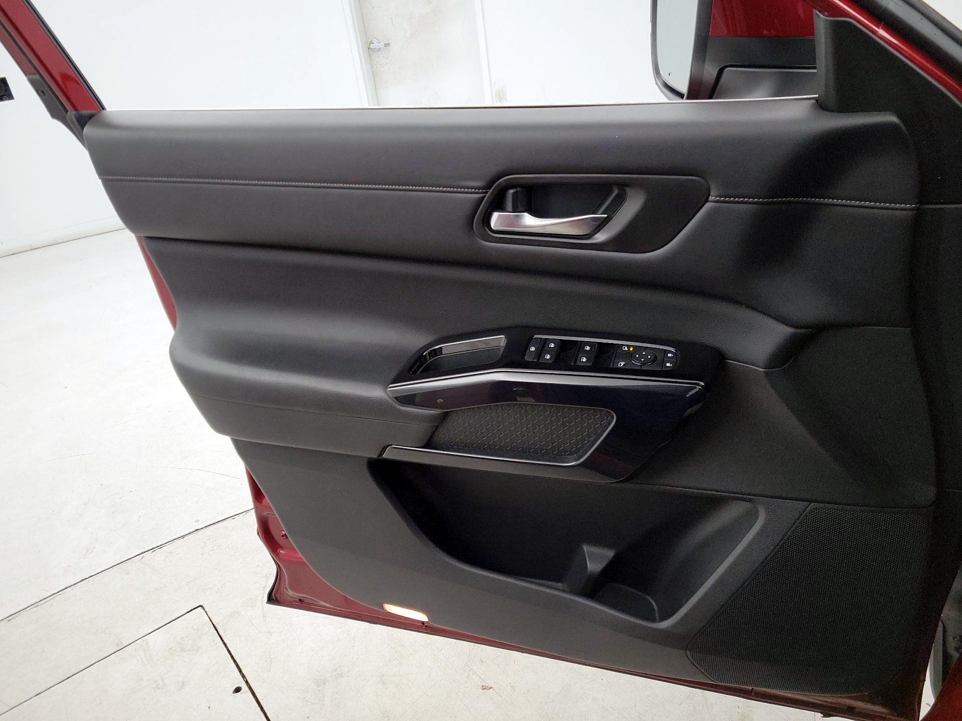 Thumbnail: 2022 Nissan Pathfinder - 12