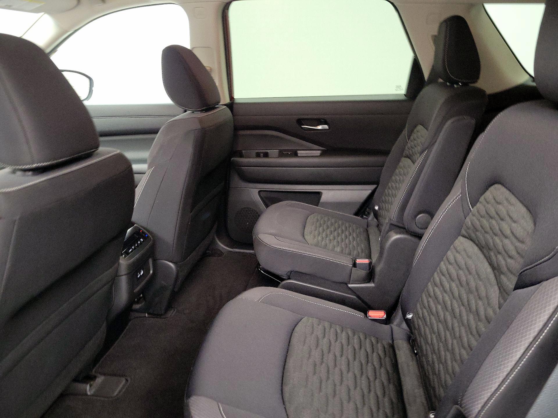 Thumbnail: 2022 Nissan Pathfinder - 20