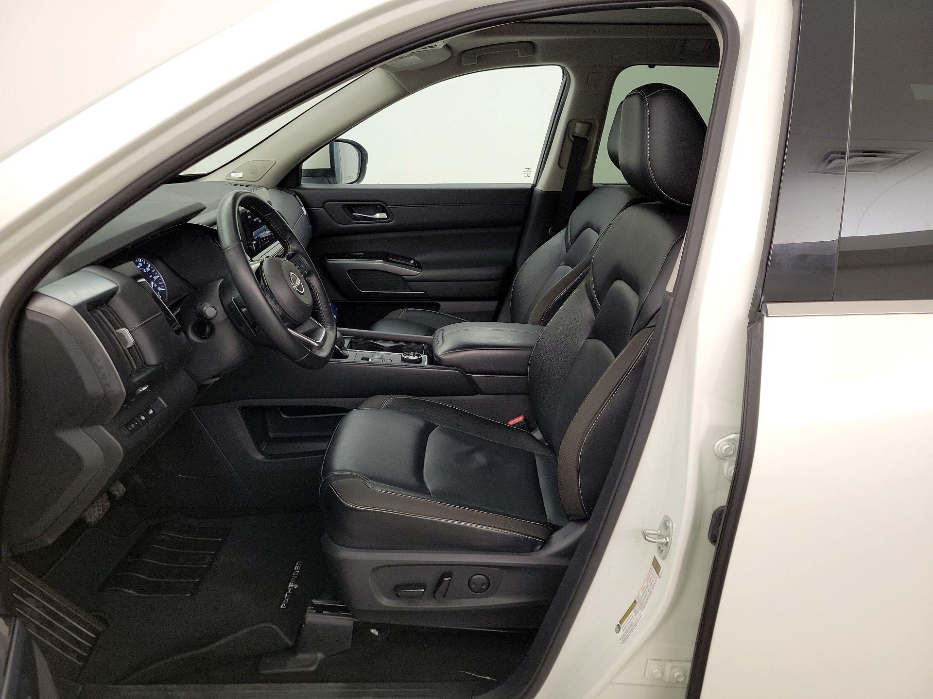 Thumbnail: 2023 Nissan Pathfinder - 11