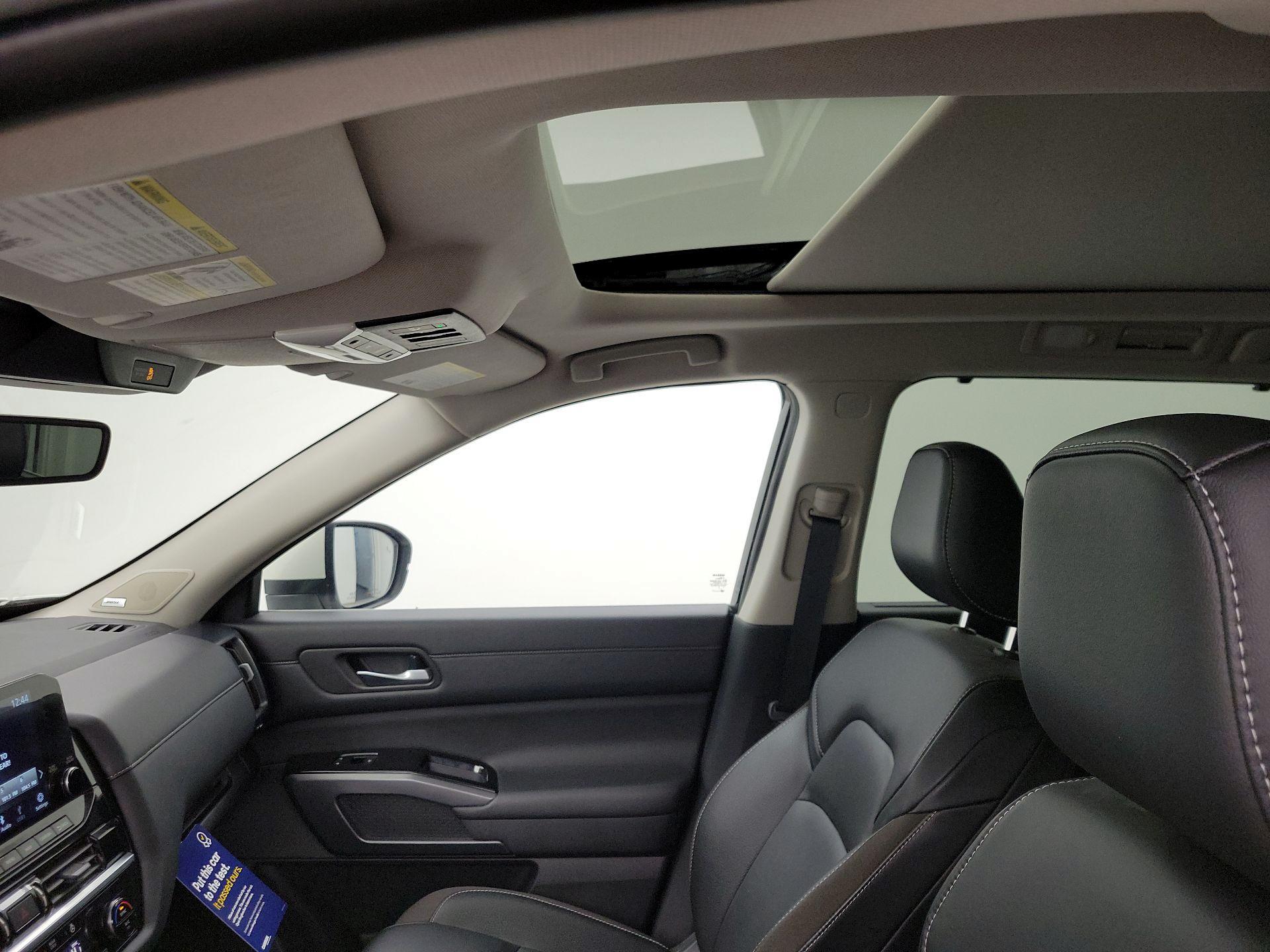 Thumbnail: 2023 Nissan Pathfinder - 20