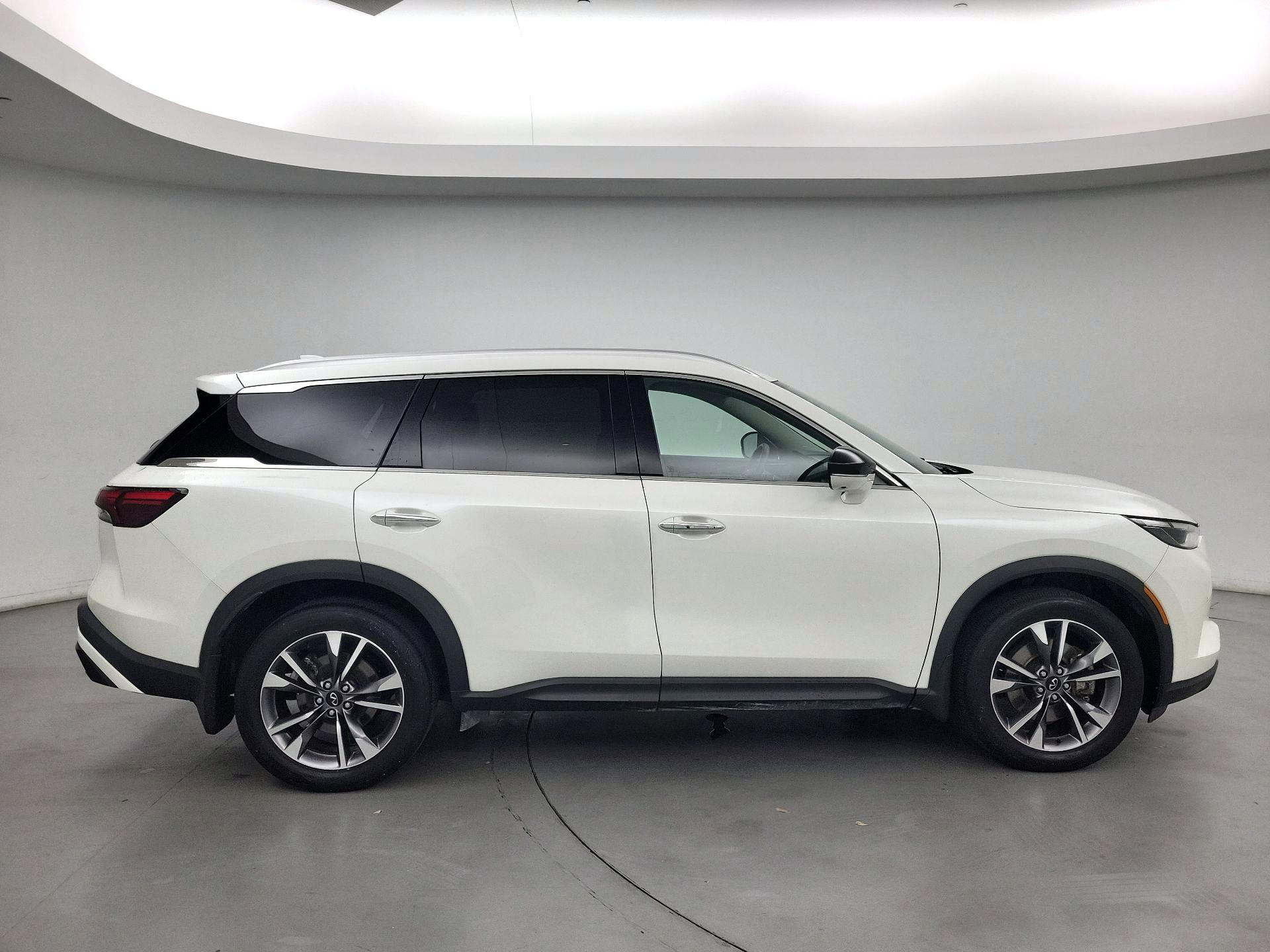 Thumbnail: 2023 INFINITI QX60 - 4