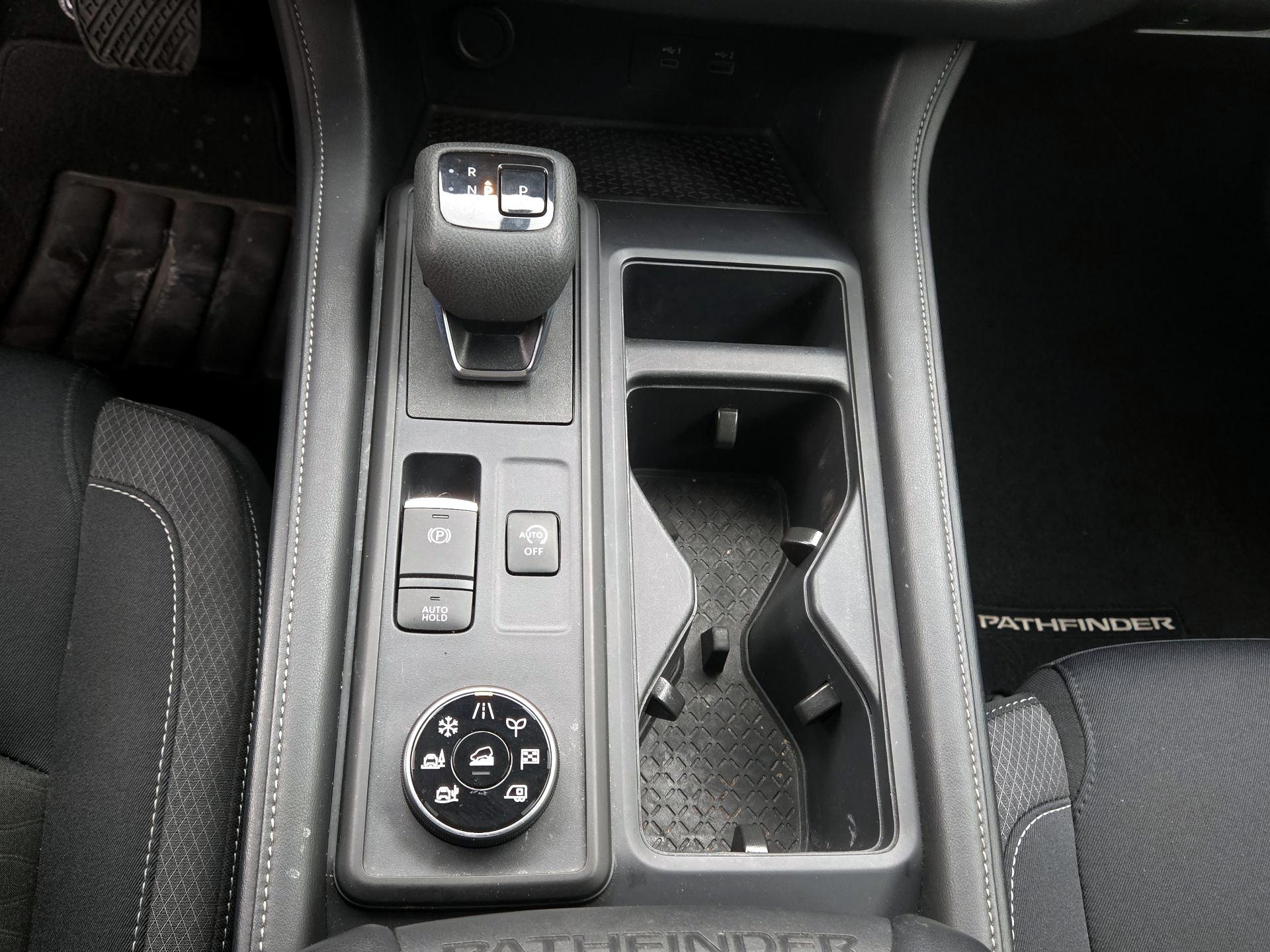 Thumbnail: 2024 Nissan Pathfinder - 17