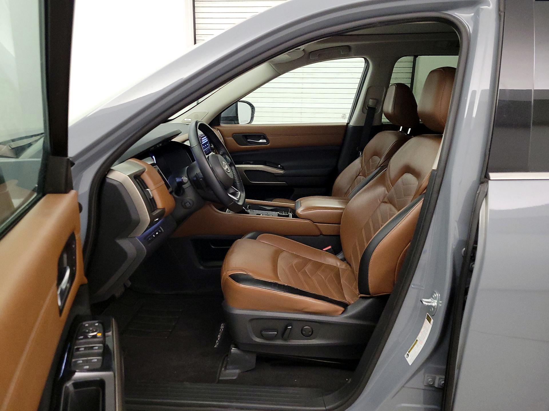 Thumbnail: 2023 Nissan Pathfinder - 11