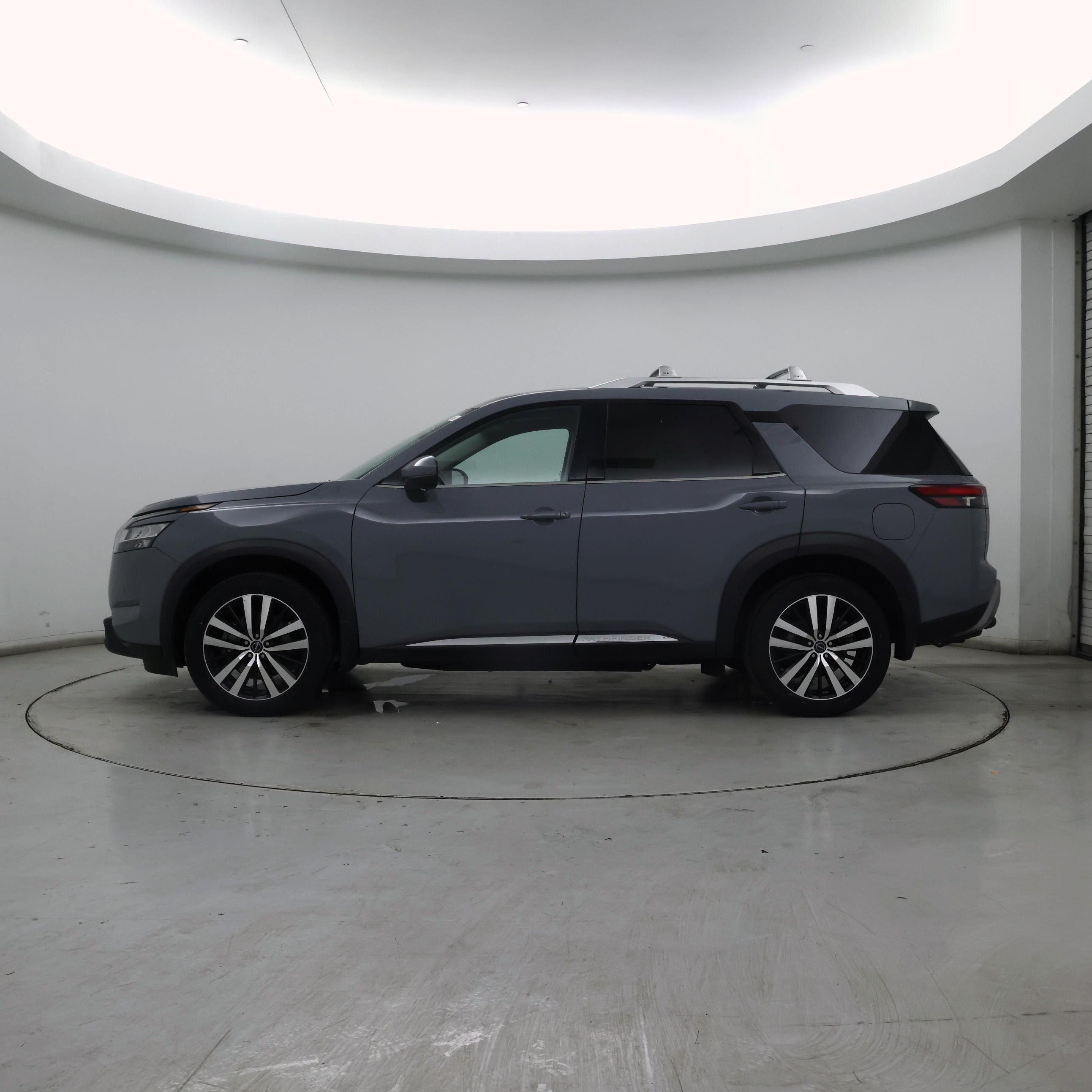 Thumbnail: 2023 Nissan Pathfinder - 3