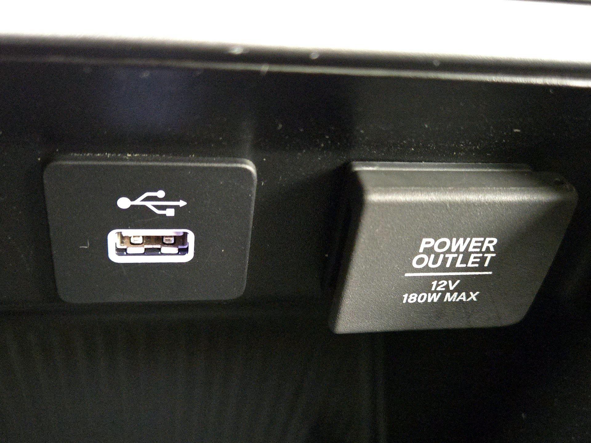 Thumbnail: 2023 Acura MDX - 17