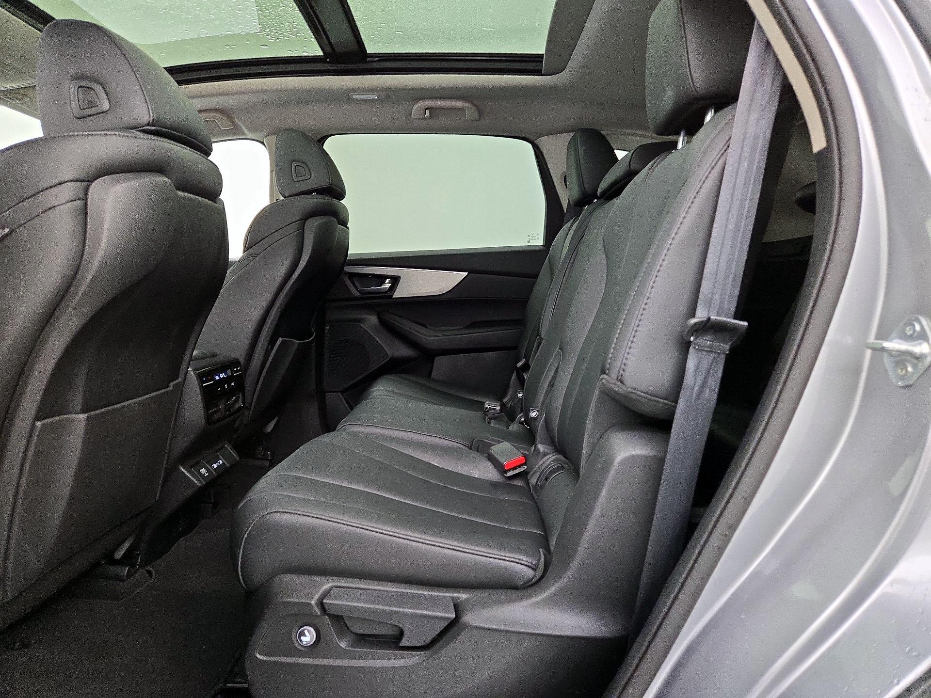 Thumbnail: 2023 Acura MDX - 19