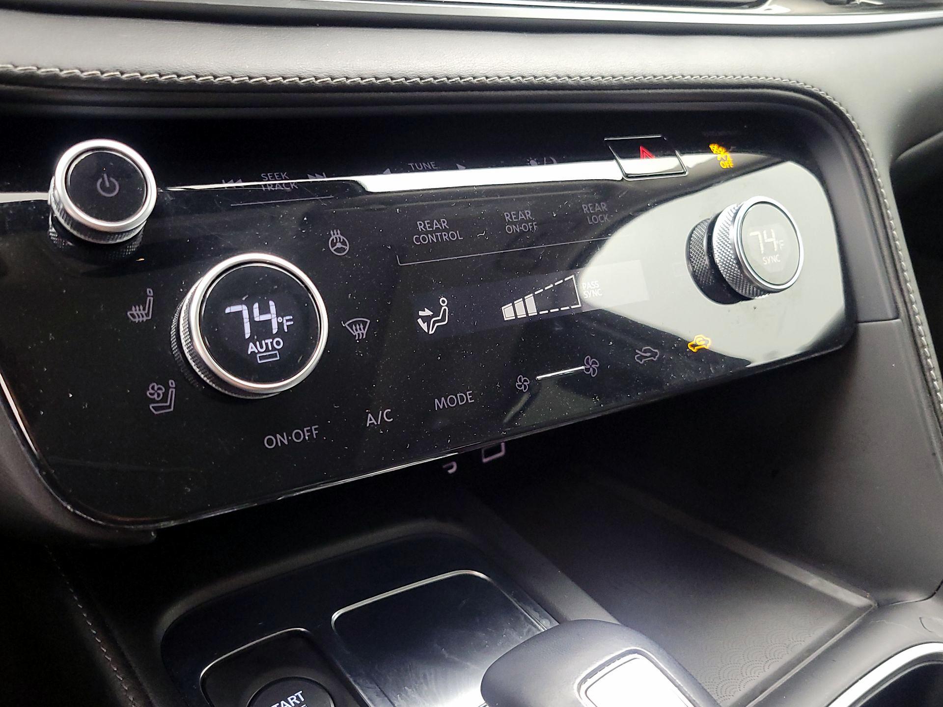 Thumbnail: 2023 INFINITI QX60 - 16