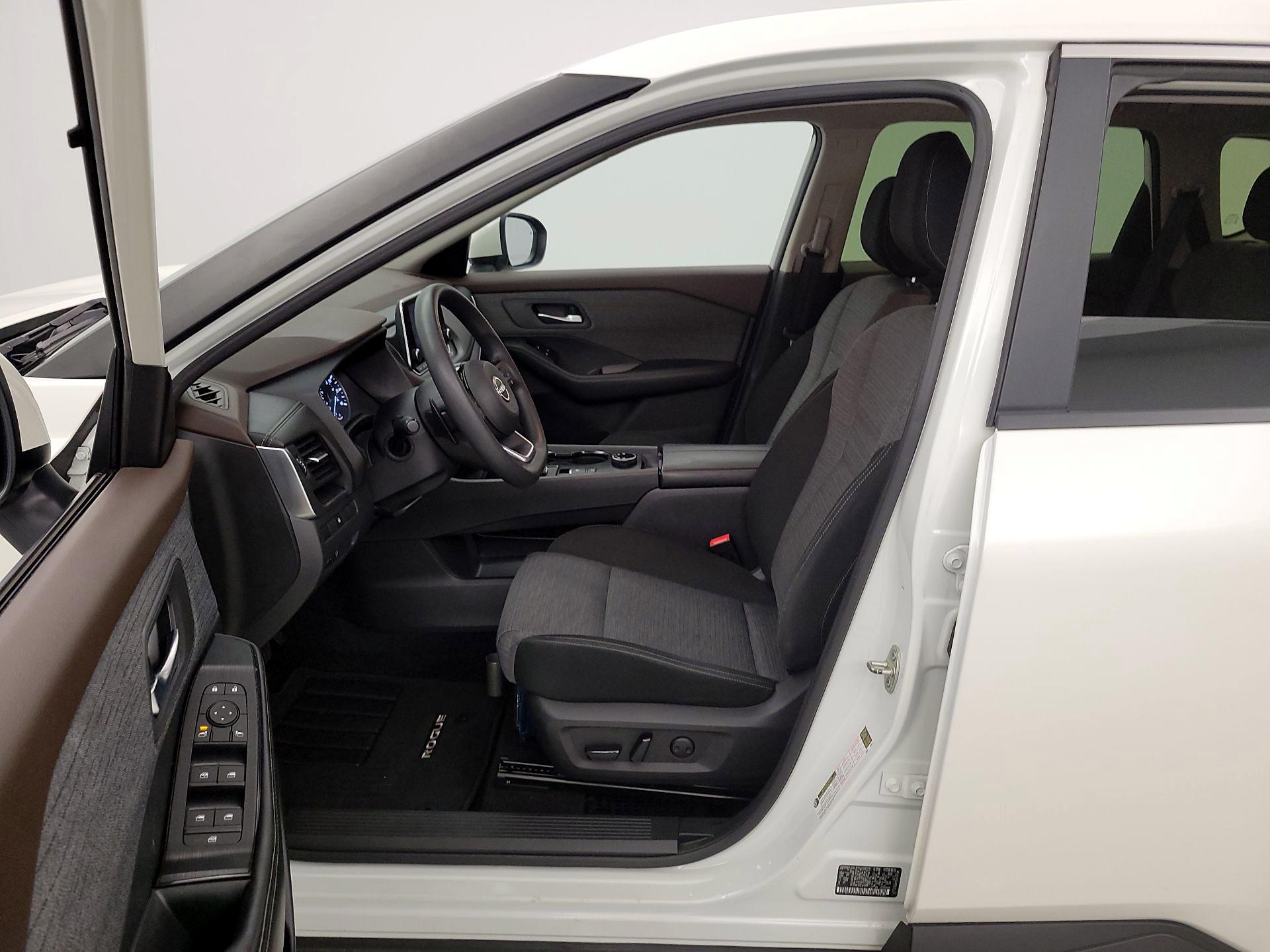 Thumbnail: 2023 Nissan Rogue - 11