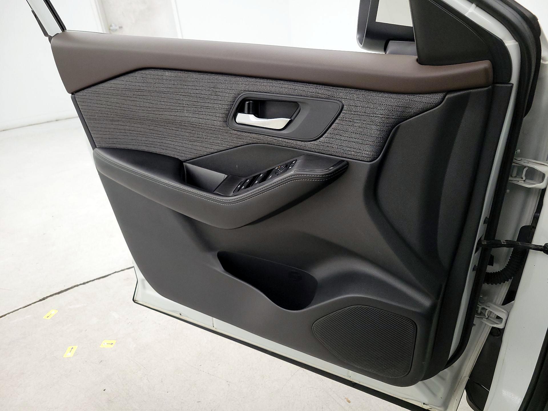 Thumbnail: 2023 Nissan Rogue - 12